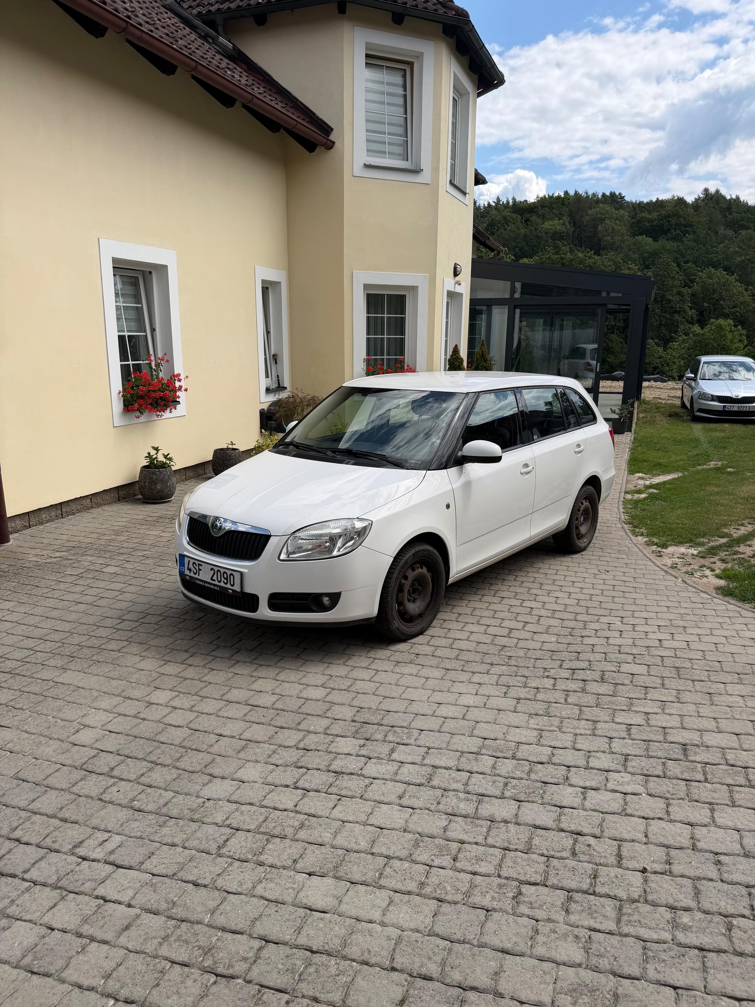 Škoda Fabia, 2xklice, servisní knížka - fotka 2
