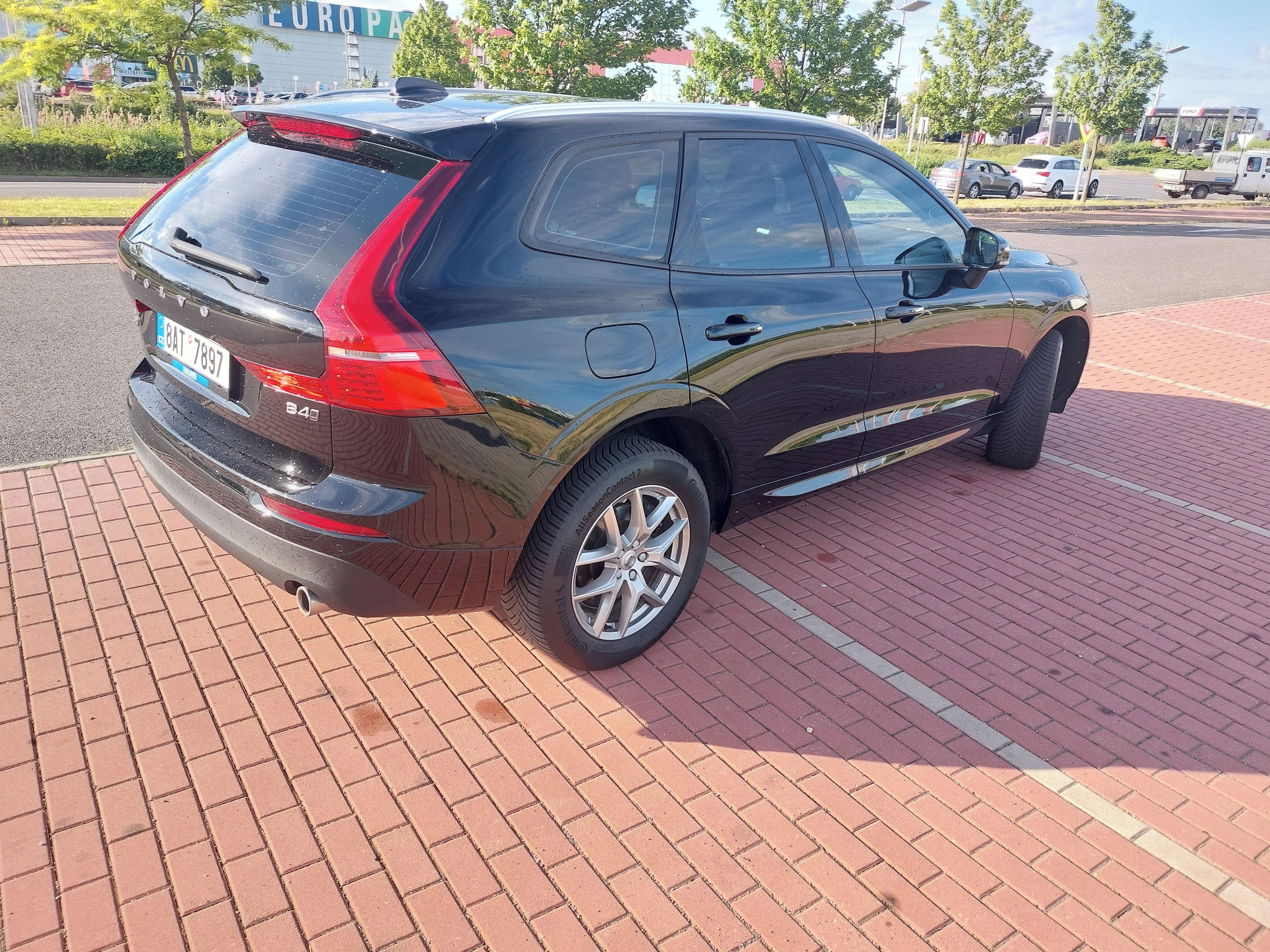 Volvo XC60, B4 2021 DPH - fotka 4