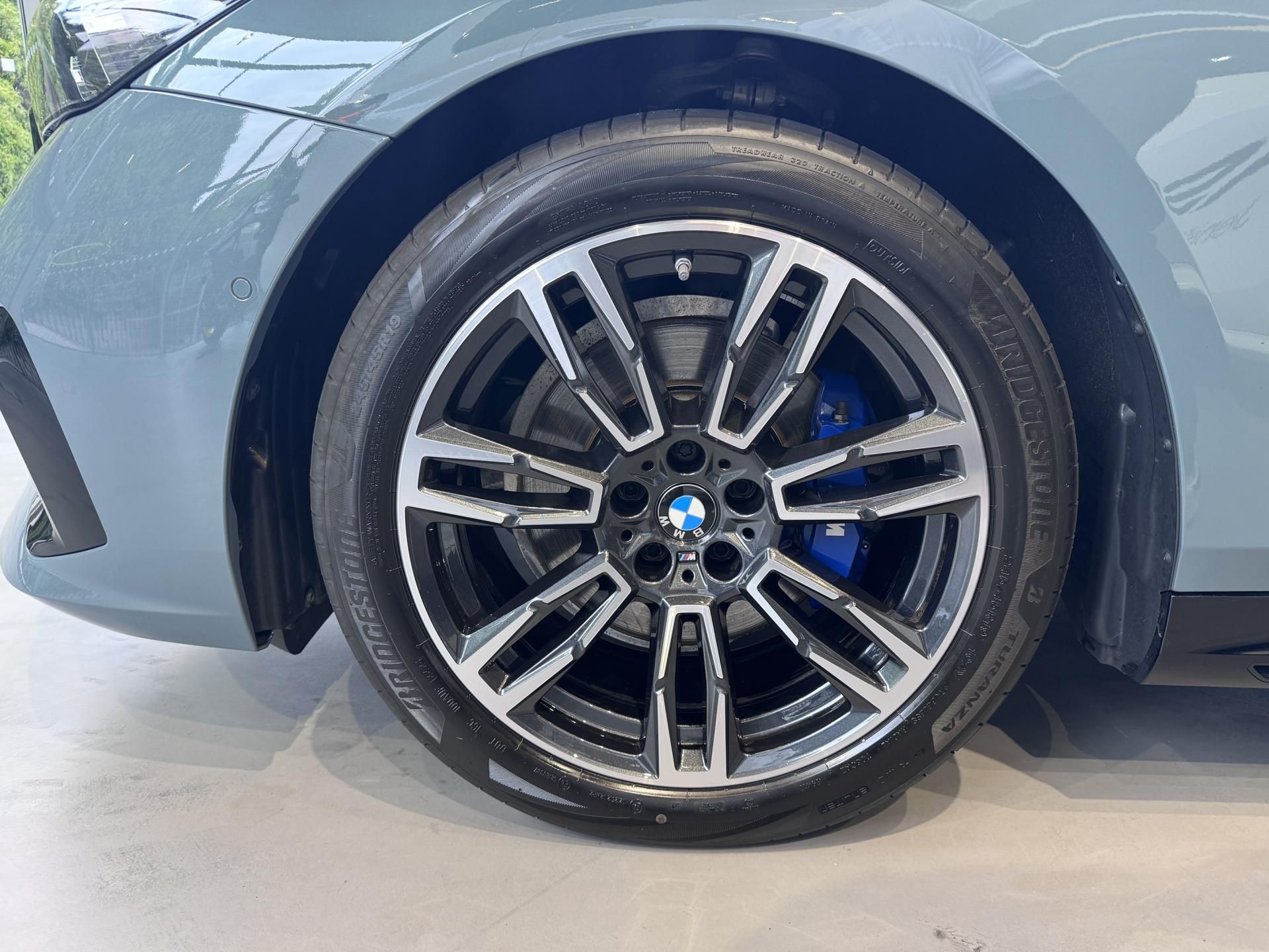 BMW Řada 5, 520d xDrive Touring M-Sport - fotka 5