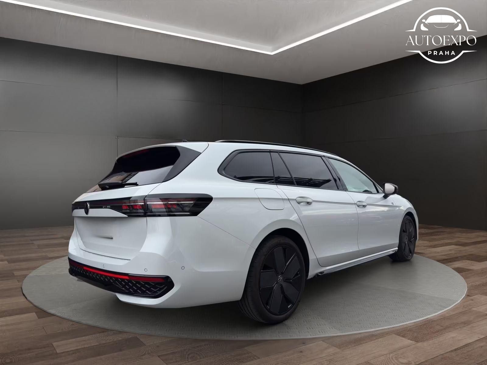 Volkswagen Passat Variant, R-Line 2.0 TDI PANORAMA*TAŽNÉ - fotka 4