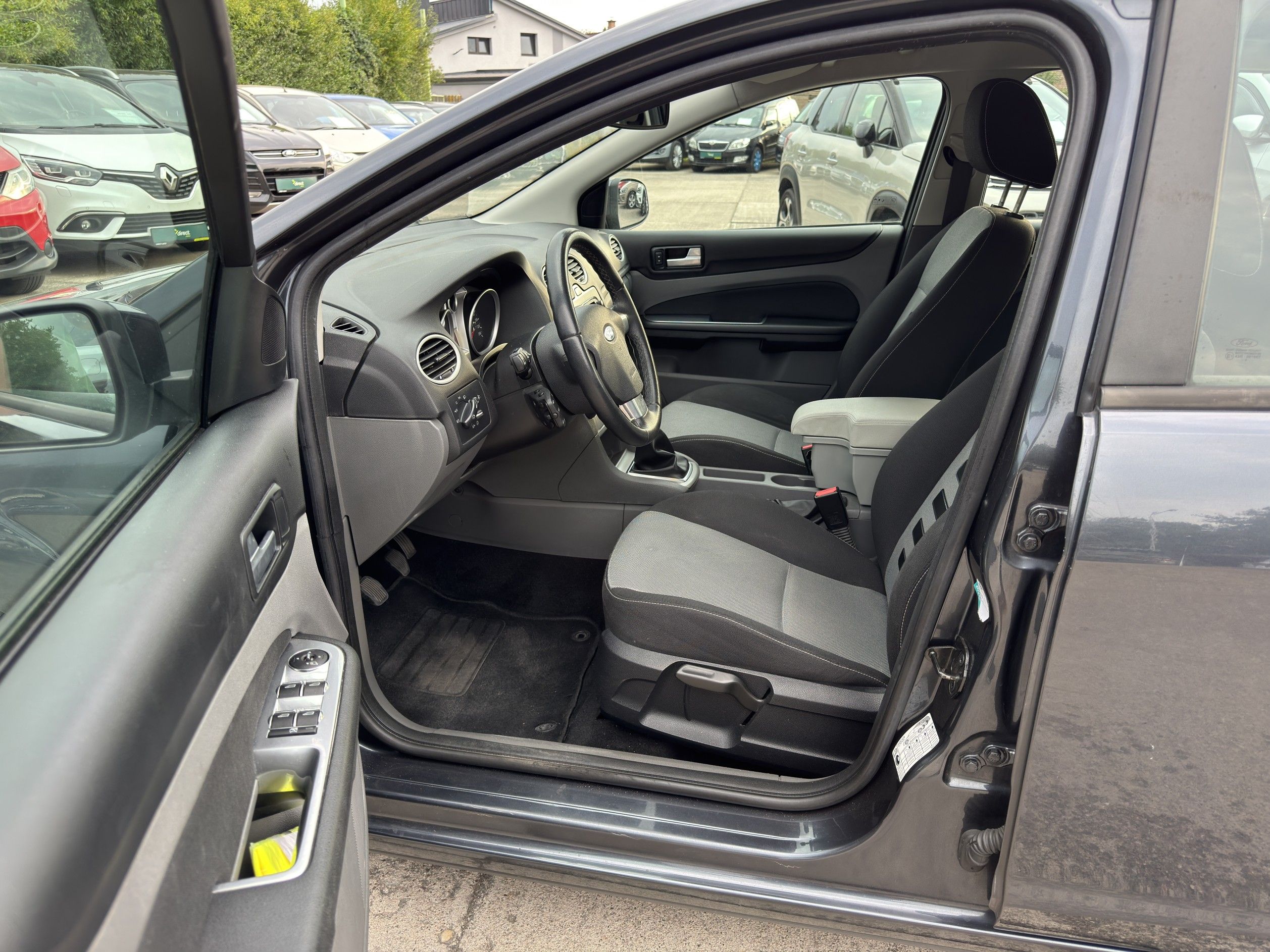 Ford Focus, 1.6 Duratec 74 kW Trend - fotka 4