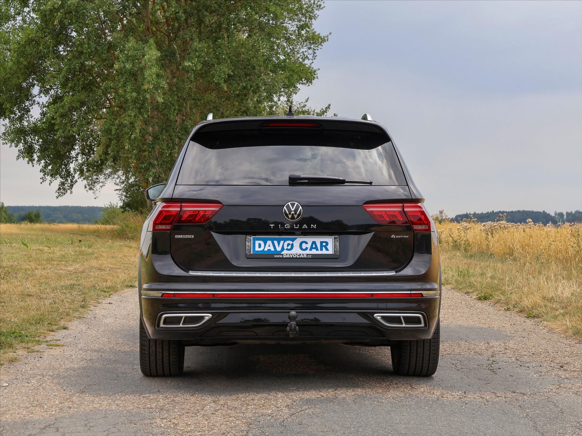 Volkswagen Tiguan Allspace, 2,0 TSI DSG 4M R-Line 7Míst DP - fotka 6