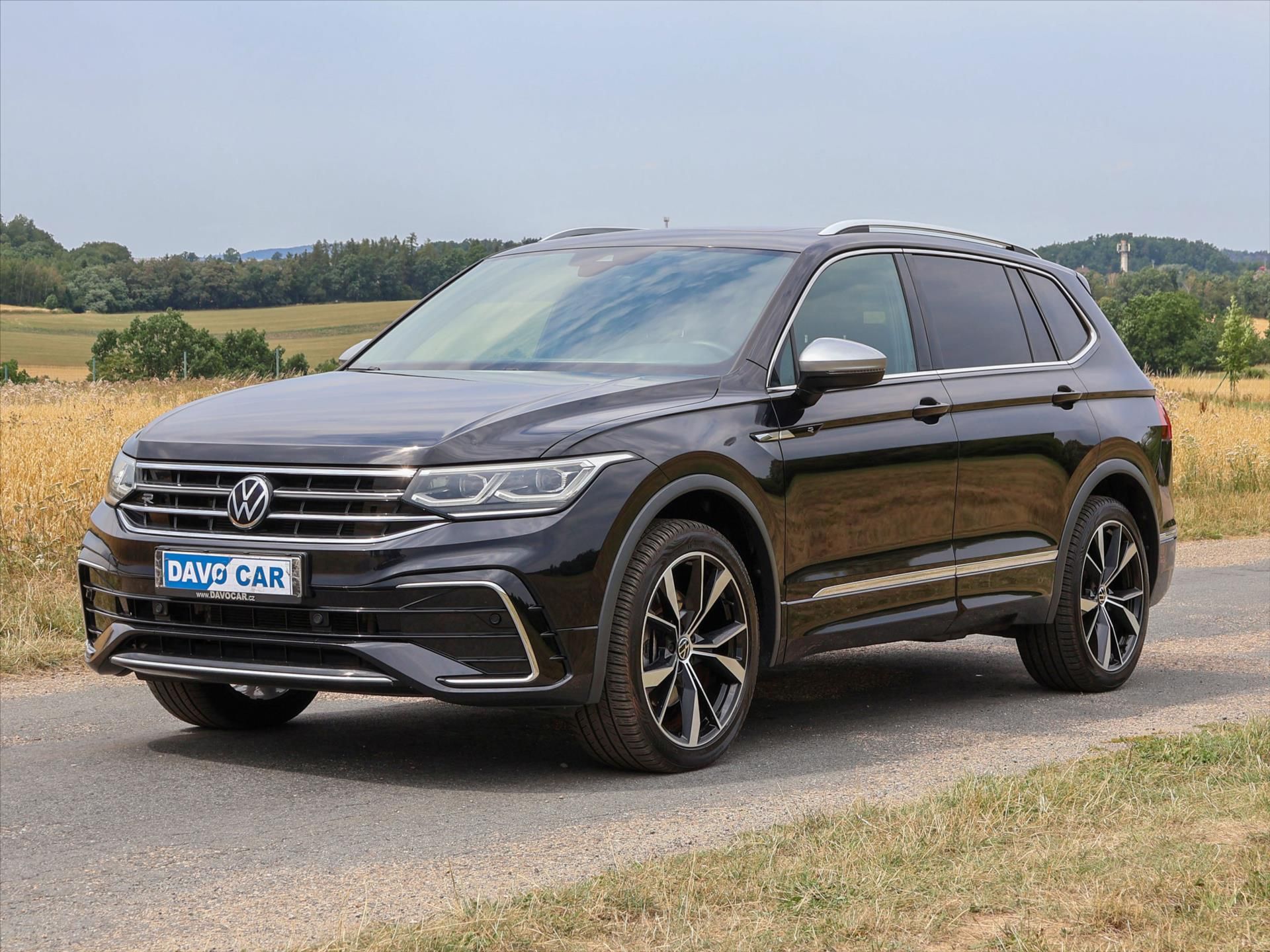 Volkswagen Tiguan Allspace, 2,0 TSI DSG 4M R-Line 7Míst DP - fotka 3