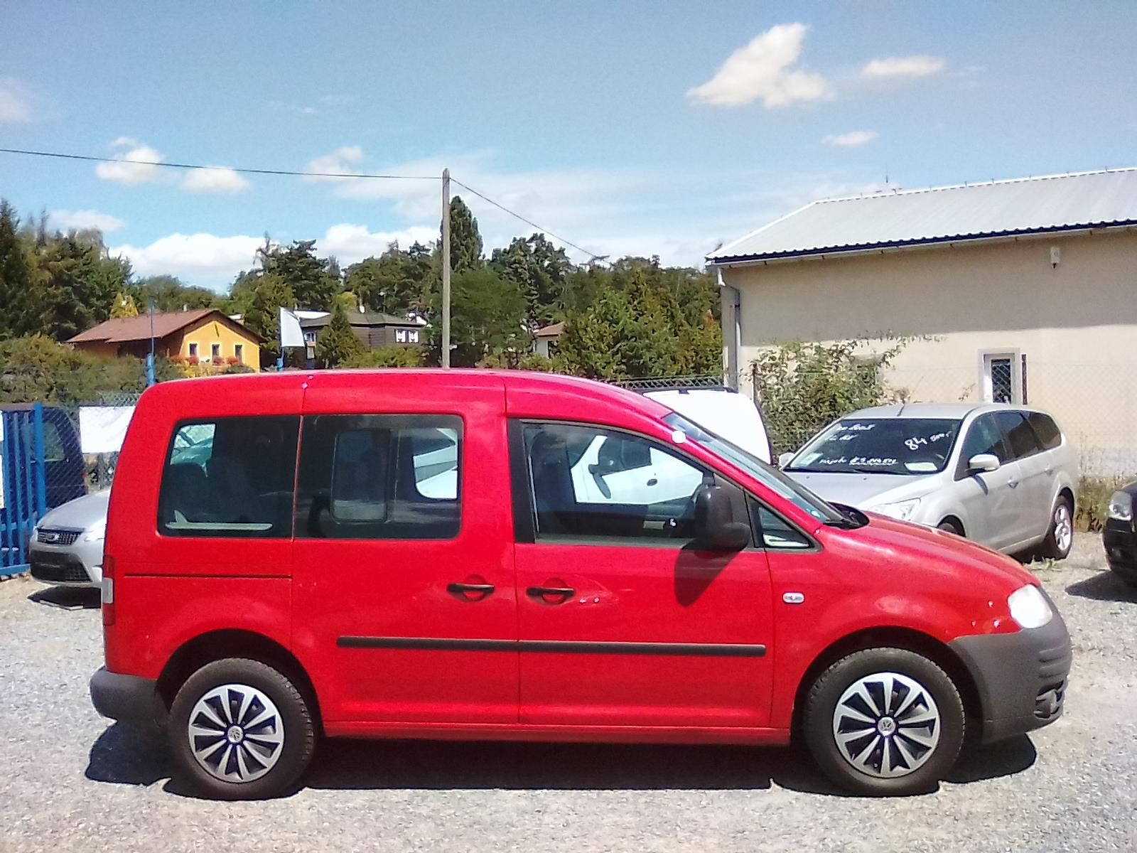 Volkswagen Caddy, 1.4i 16V , 7.míst, závěs - fotka 3