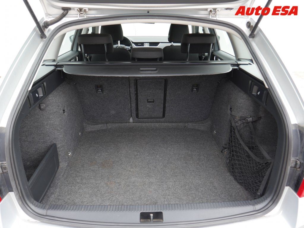 Škoda Octavia, 1.6 TDi,Ambition - fotka 6