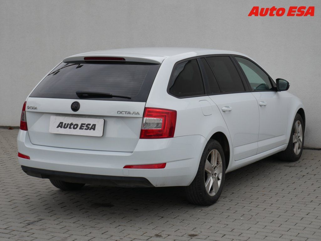 Škoda Octavia, 1.6 TDi,2.maj,ČR,AC - fotka 4