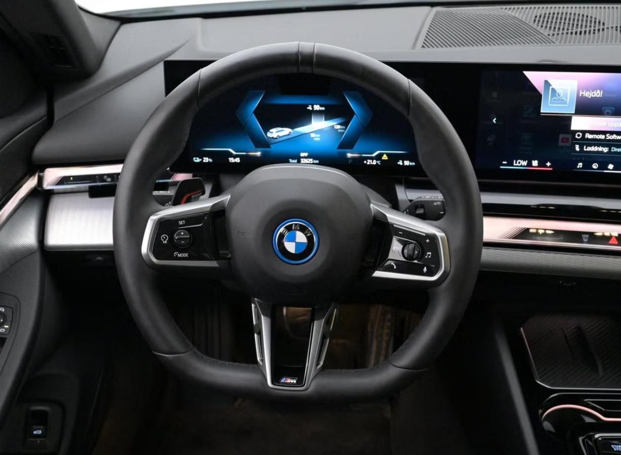 BMW i5, xDrive40 Touring M SoH 98% Kam - fotka 6