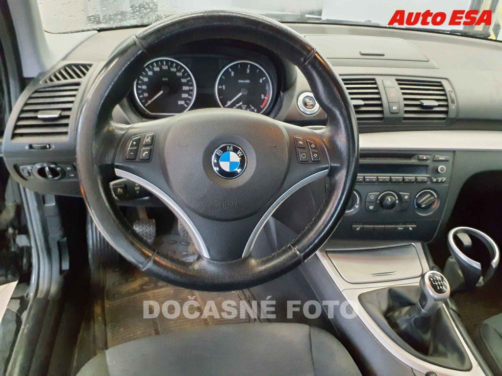 BMW Řada 1, 2.0 D - fotka 3