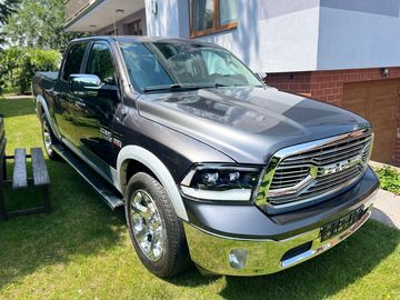 LARAMI 4x4 HEMI 5.7 Mist 6. !!