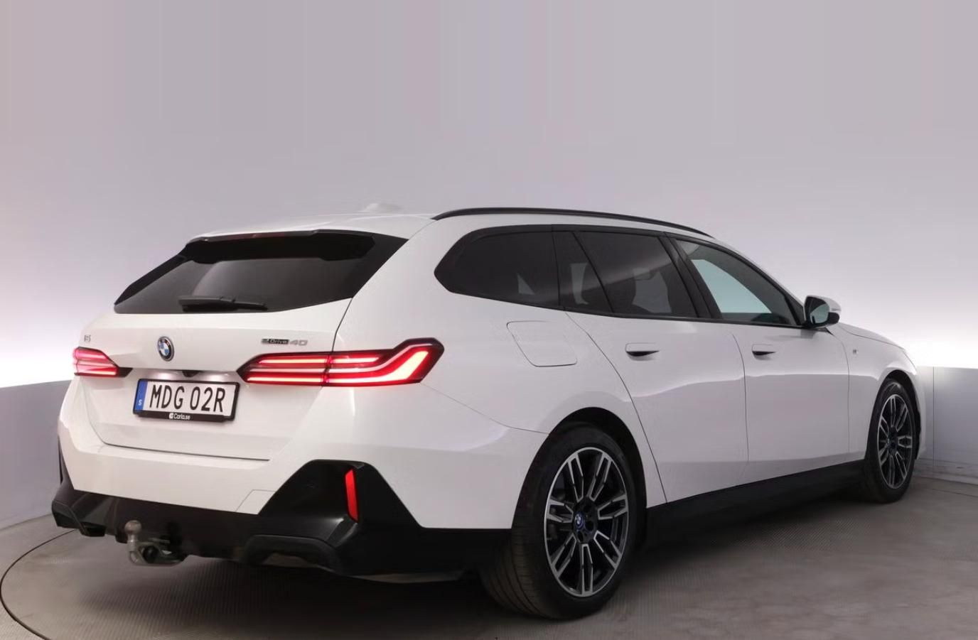 BMW i5, eDrive40 Touring M SoH 96% Kam - fotka 4