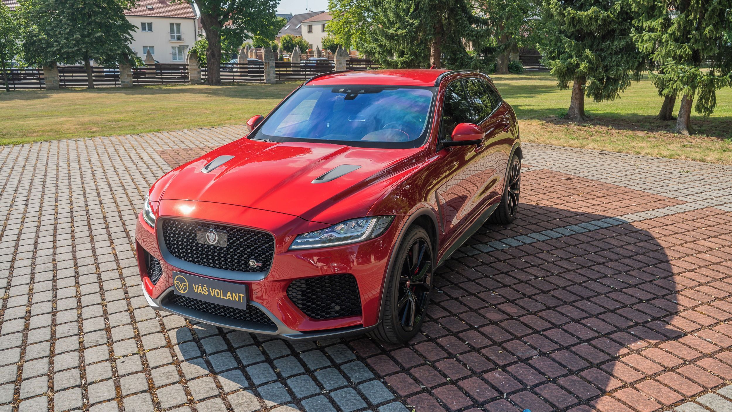Jaguar F-Pace, SVR 5.0 V8 405kW / 550 koní - fotka 4