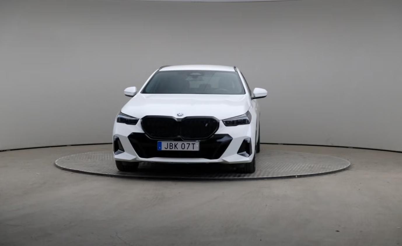 BMW i5, eDrive40 Touring M Kam Tažné - fotka 3
