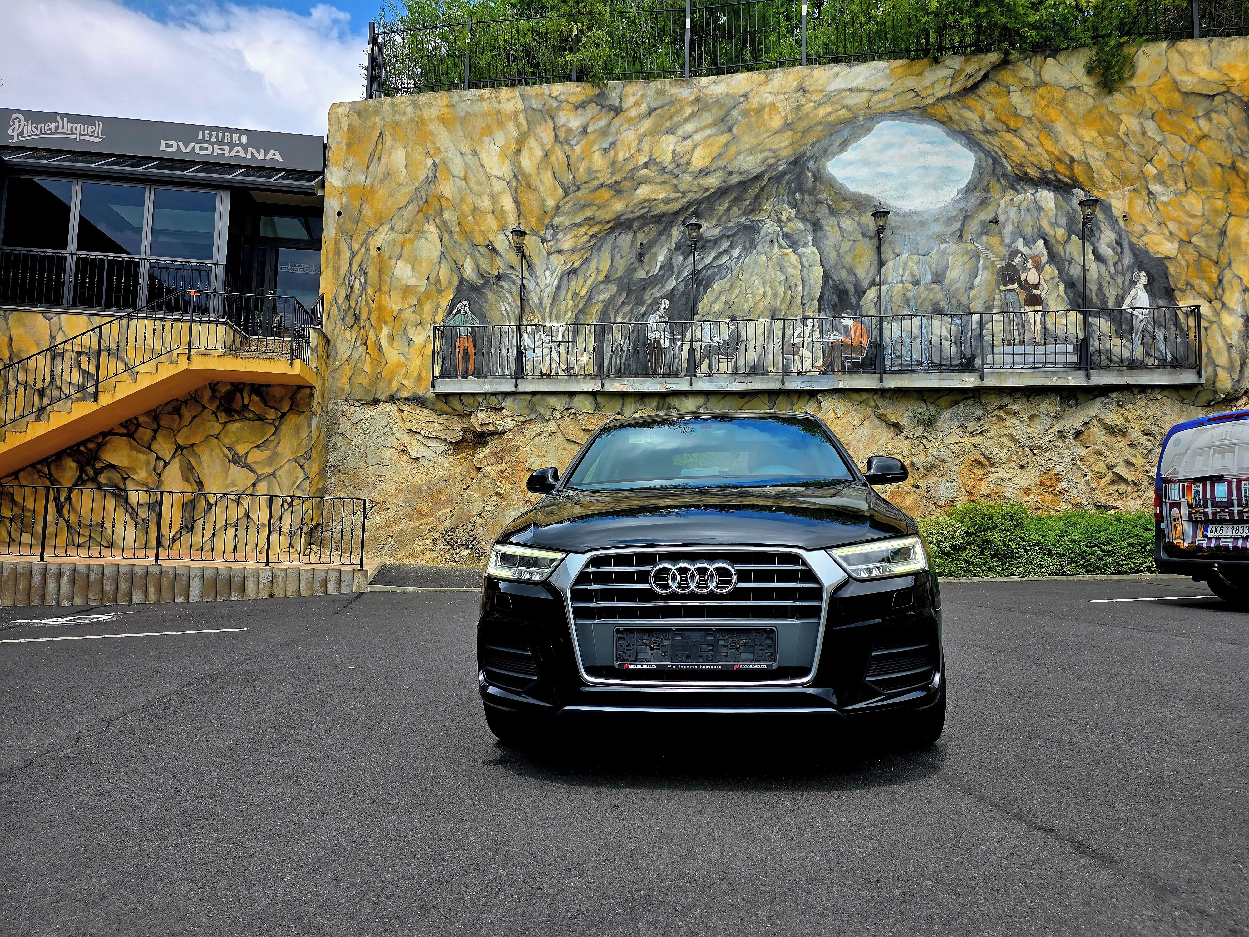 Audi Q3, 2.0 tdi, manuál, S - line - fotka 2