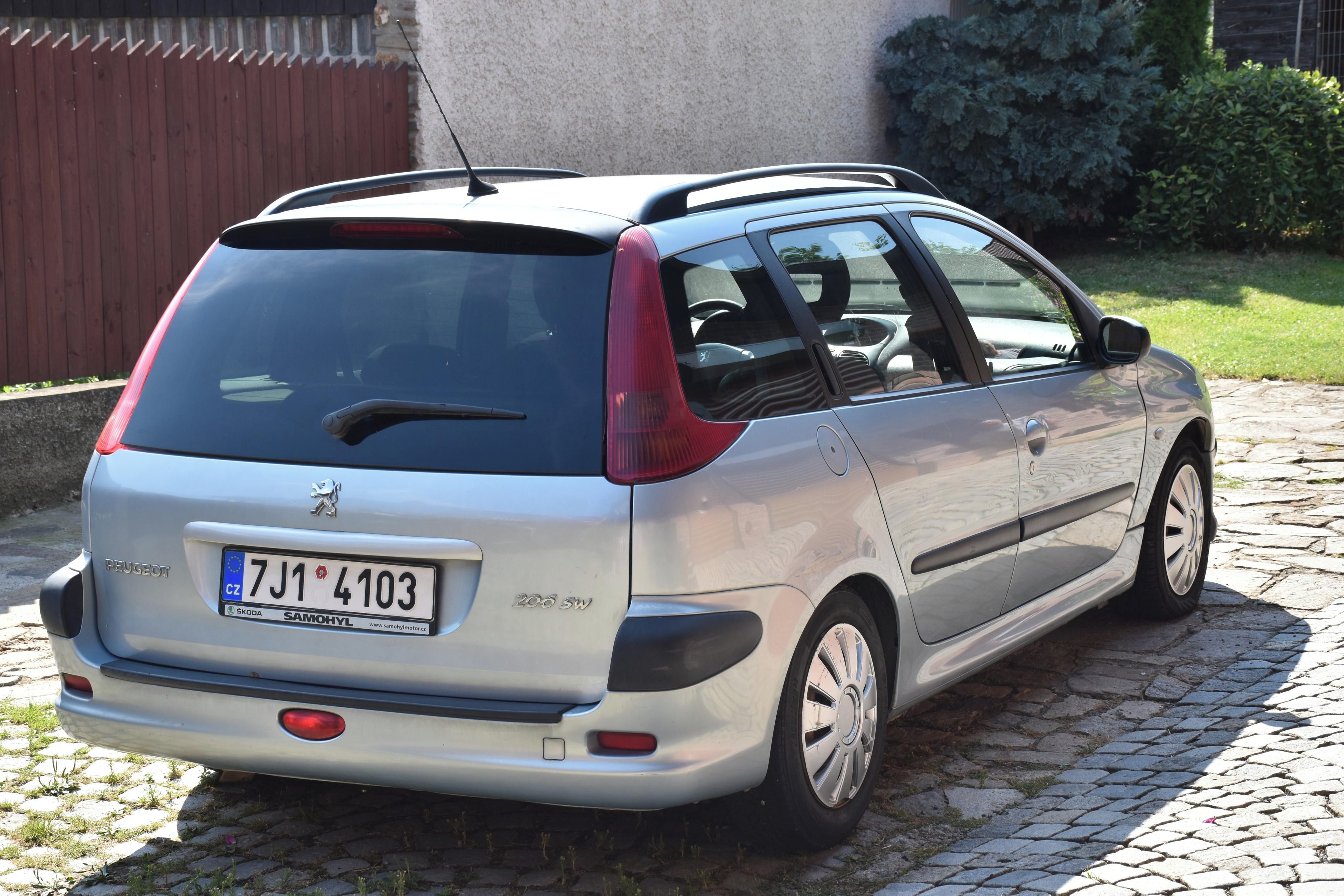 Peugeot 206, SW 2.0HDI 66kw - fotka 3