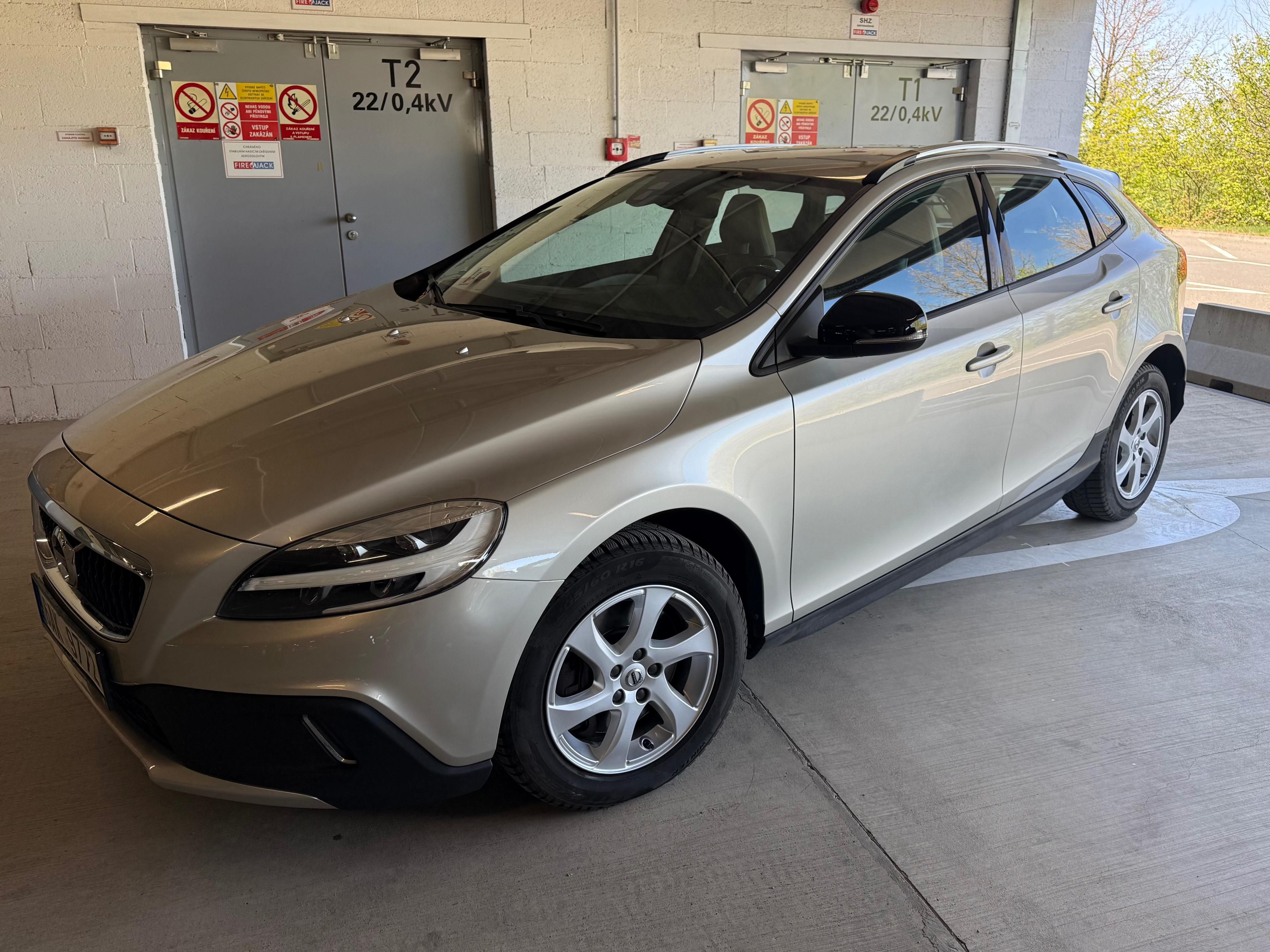 Volvo V40, Volvo V40 Cross Country T4 AWD - fotka 6