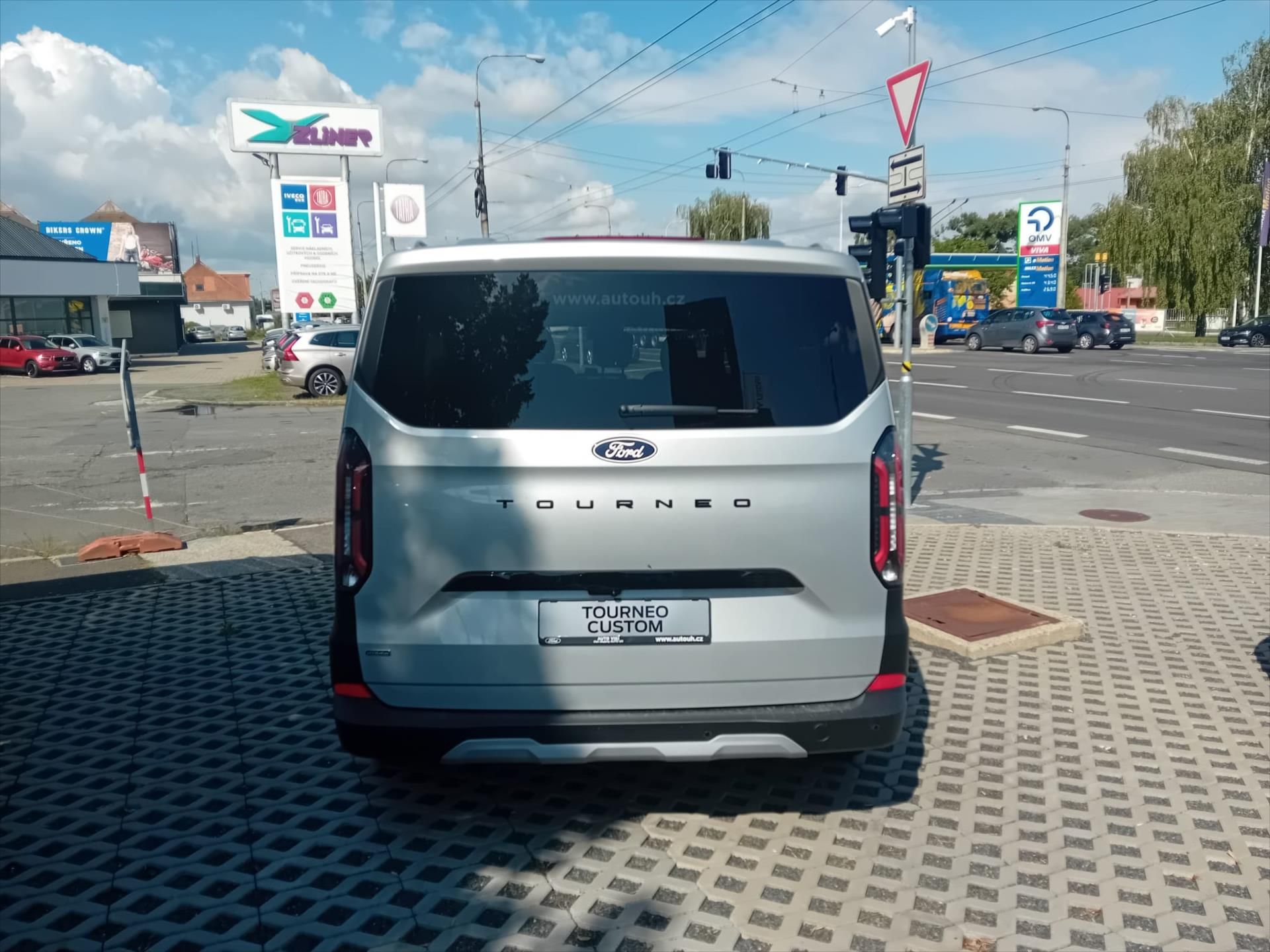 Ford Tourneo Custom, 2,5 PHEV 171kW/232k  Active L2 - fotka 4