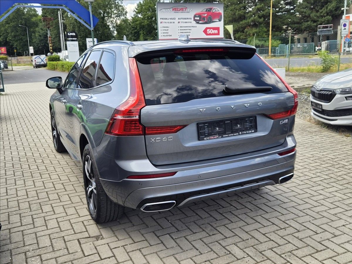 Volvo XC60, 2,0 D4 R Design *KAMERA*PANORA - fotka 2