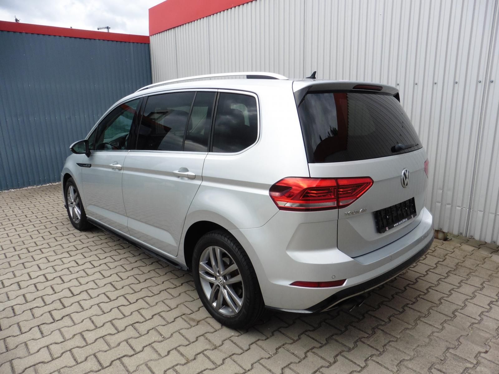 Volkswagen Touran, 1,4 TSI R-Line, Navi, ... - fotka 4
