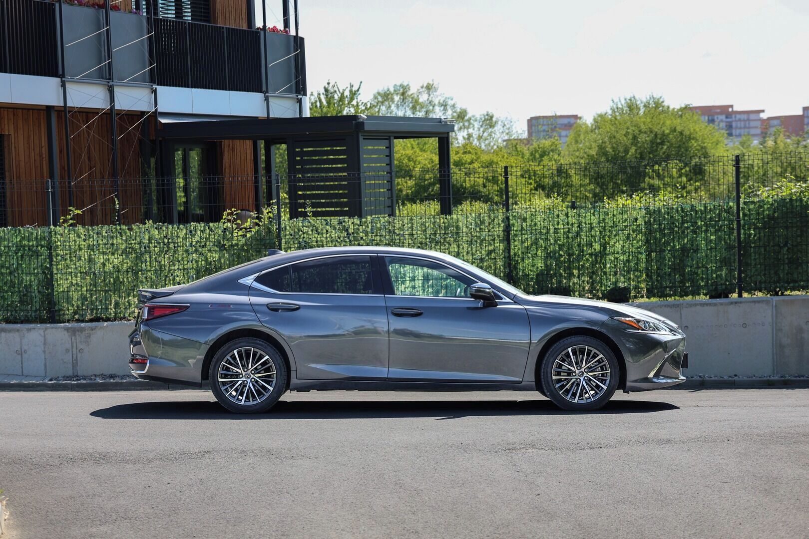 Lexus ES 300h, 300H 2,5 HEV BUSINESS EDITION - fotka 4
