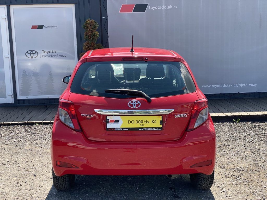 Toyota Yaris, 1.0i,ČR-1.maj,Active,nová STK - fotka 5