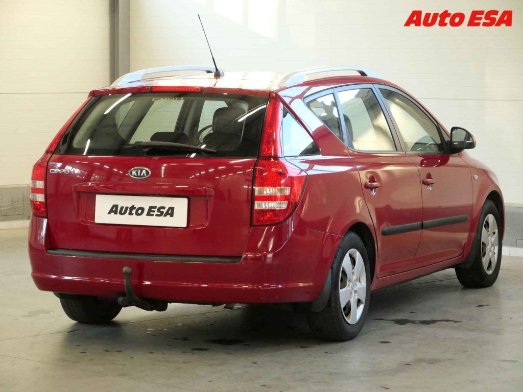 Toyota Auris, 1.6VVTI,ČR - fotka 4