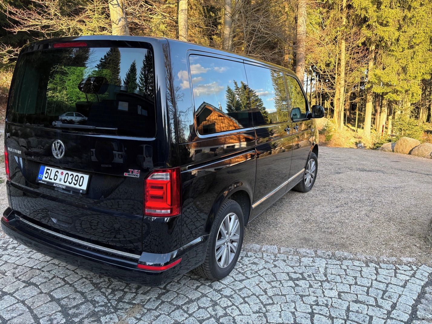 Volkswagen Multivan, 4Motion, Highline - fotka 4