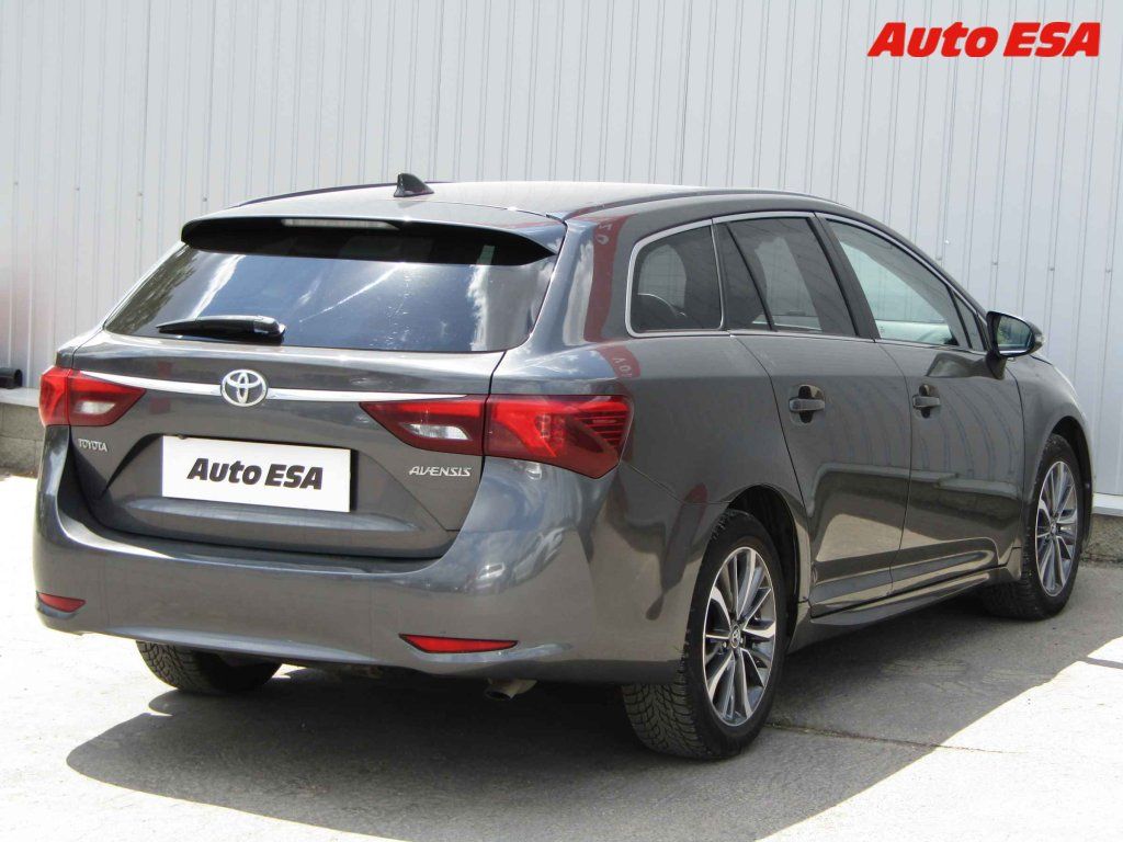 Toyota Avensis, 2.0 D - fotka 4