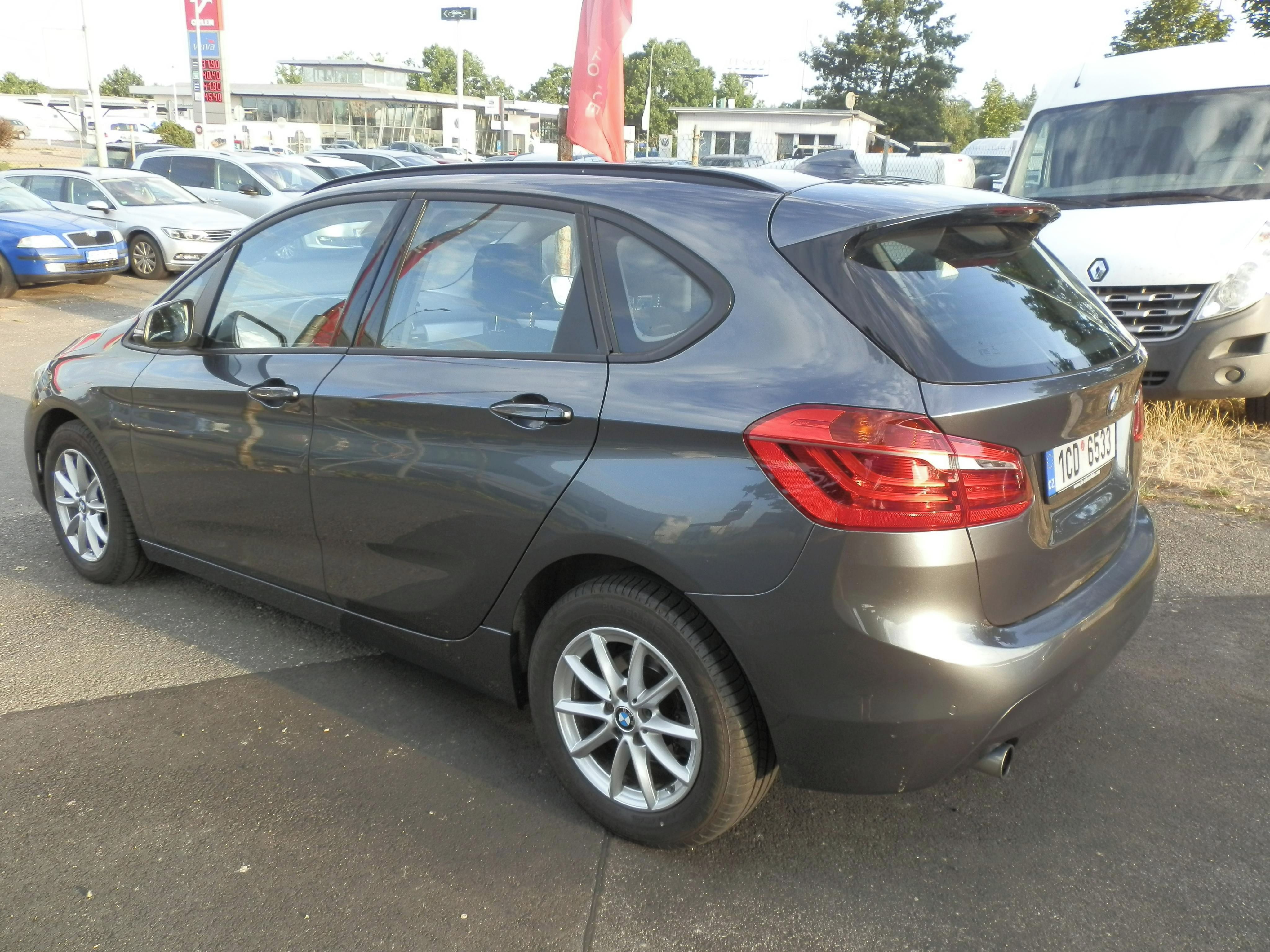 BMW Řada 2, 218i ACTIVE TOURER - fotka 3