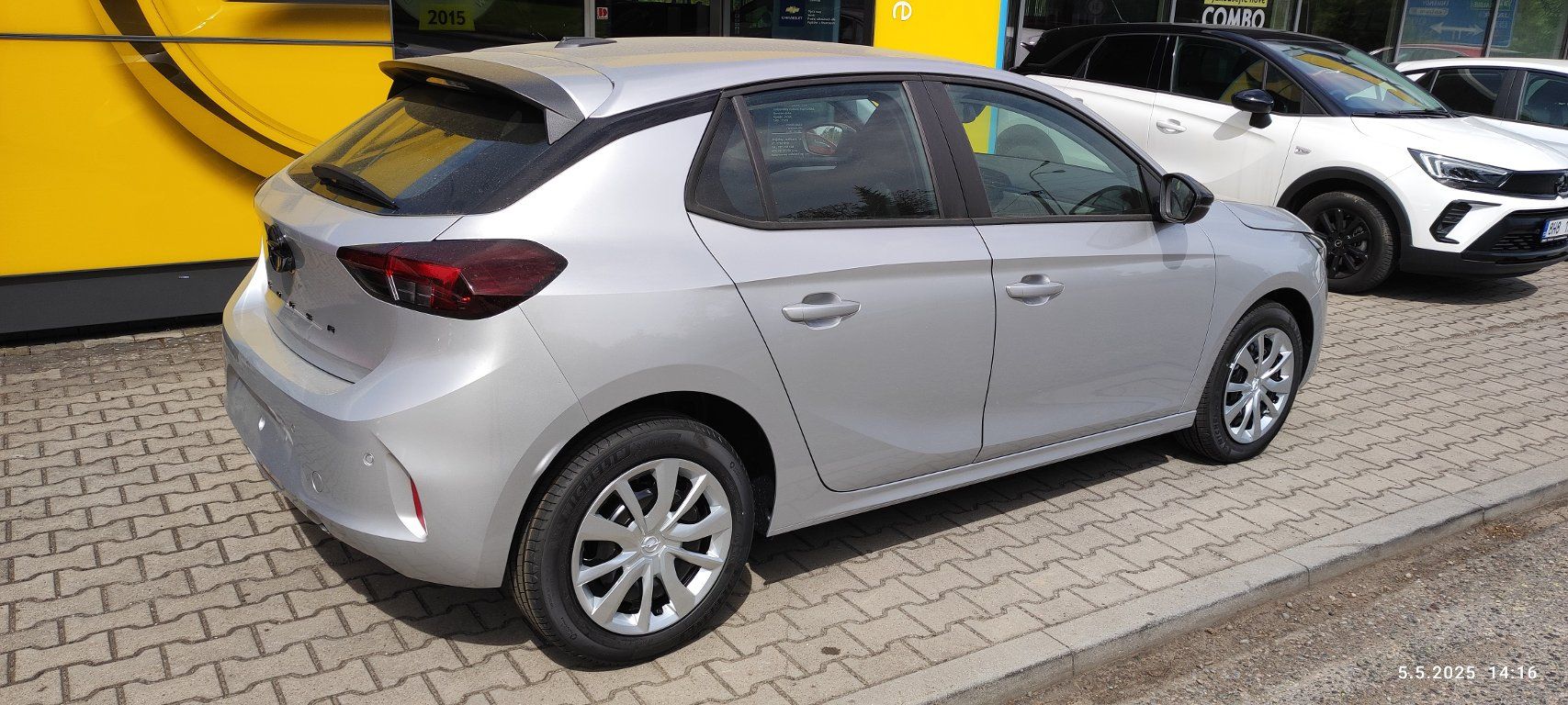 Opel Corsa, 1,2 TURBO 74kW EDITION MT6 - fotka 3