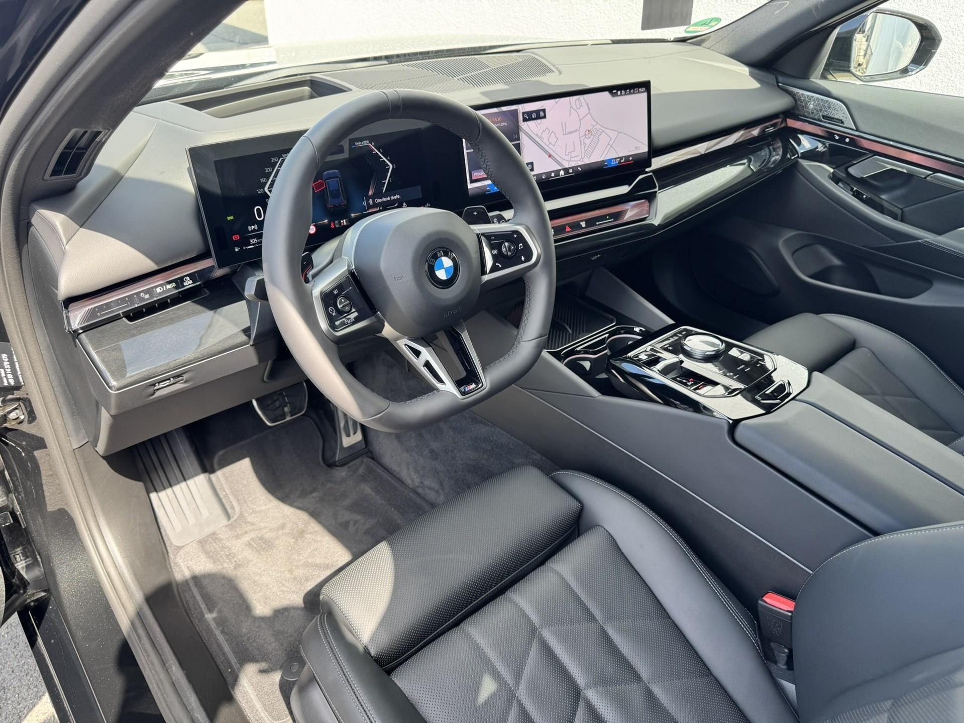 BMW Řada 5, 540D xDrive Tažné M PRO - fotka 5