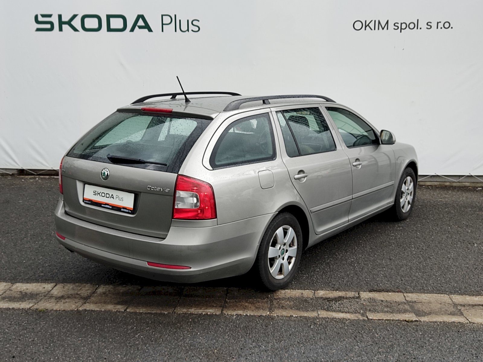Škoda Octavia, Combi Ambiente 1,6 Tdi 77 Kw - fotka 2