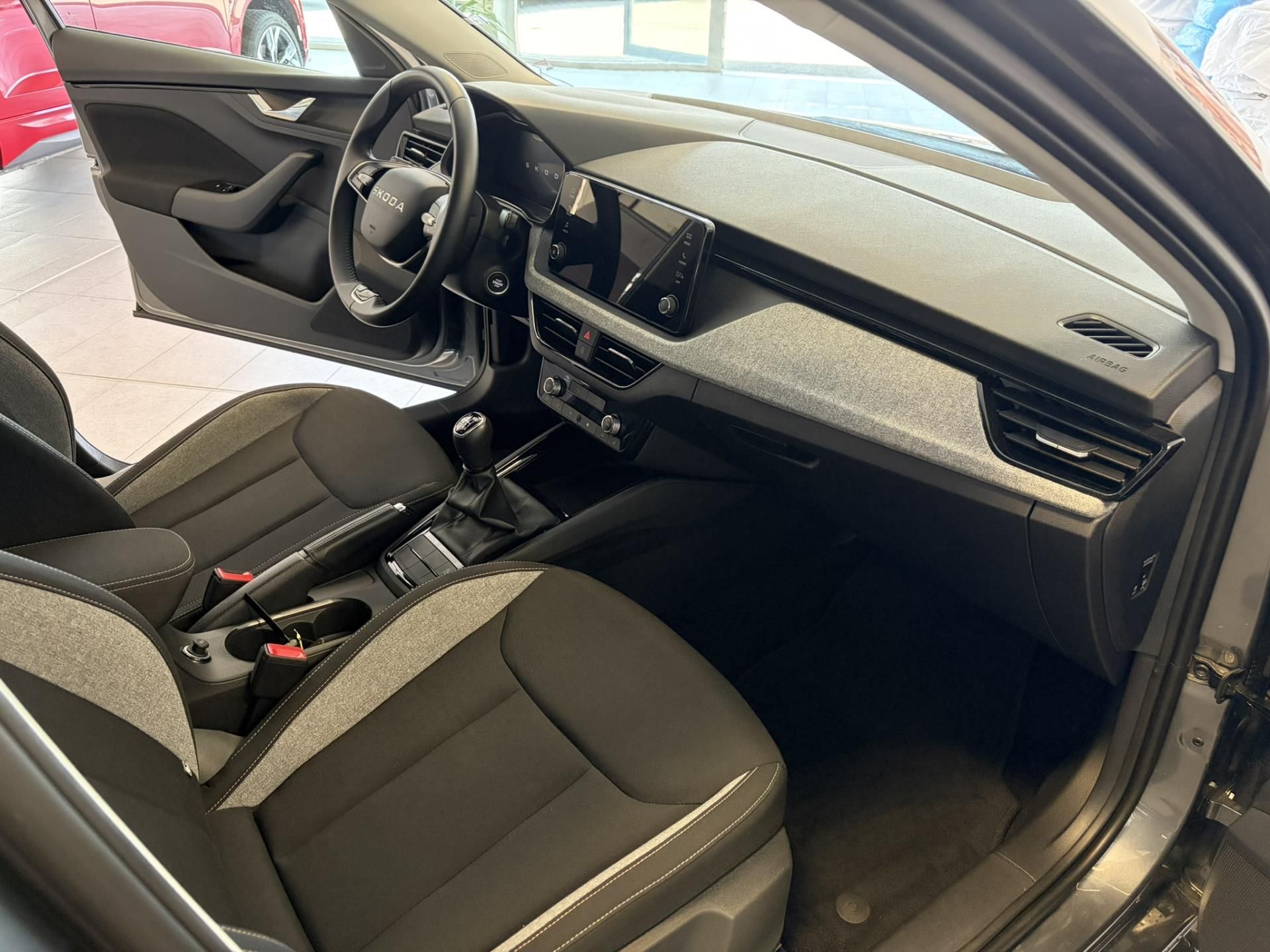 Škoda Scala, 1.0TSi 85kW Selection - fotka 5