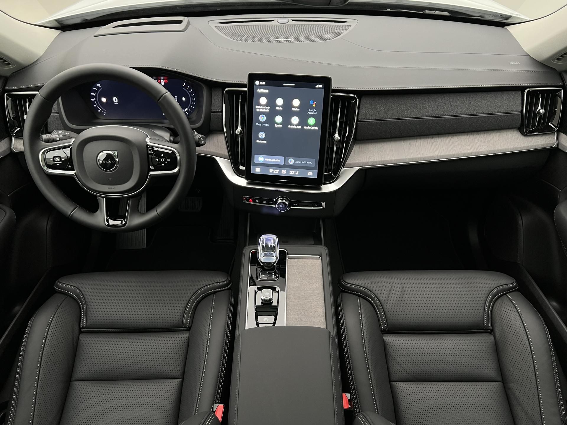Volvo XC90, B5 AWD DARK PLUS - fotka 2