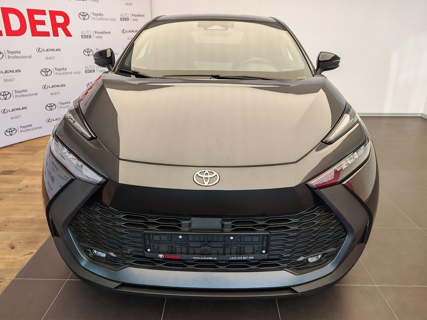Toyota C-HR, 2,0 Plug-in Hybrid Style - fotka 2