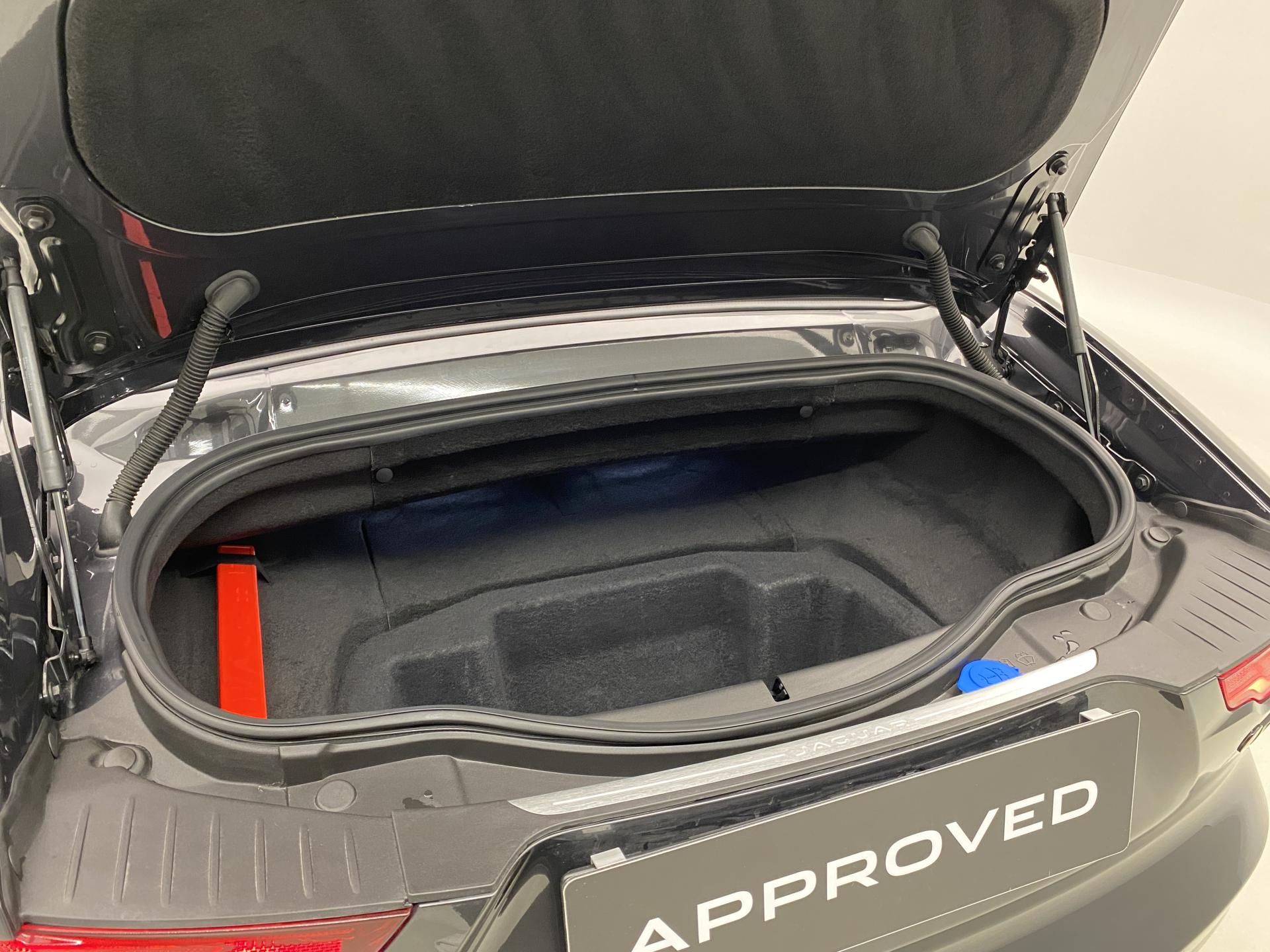 Jaguar F-Type, SVR 5.0 423kW AWD AUT - fotka 5