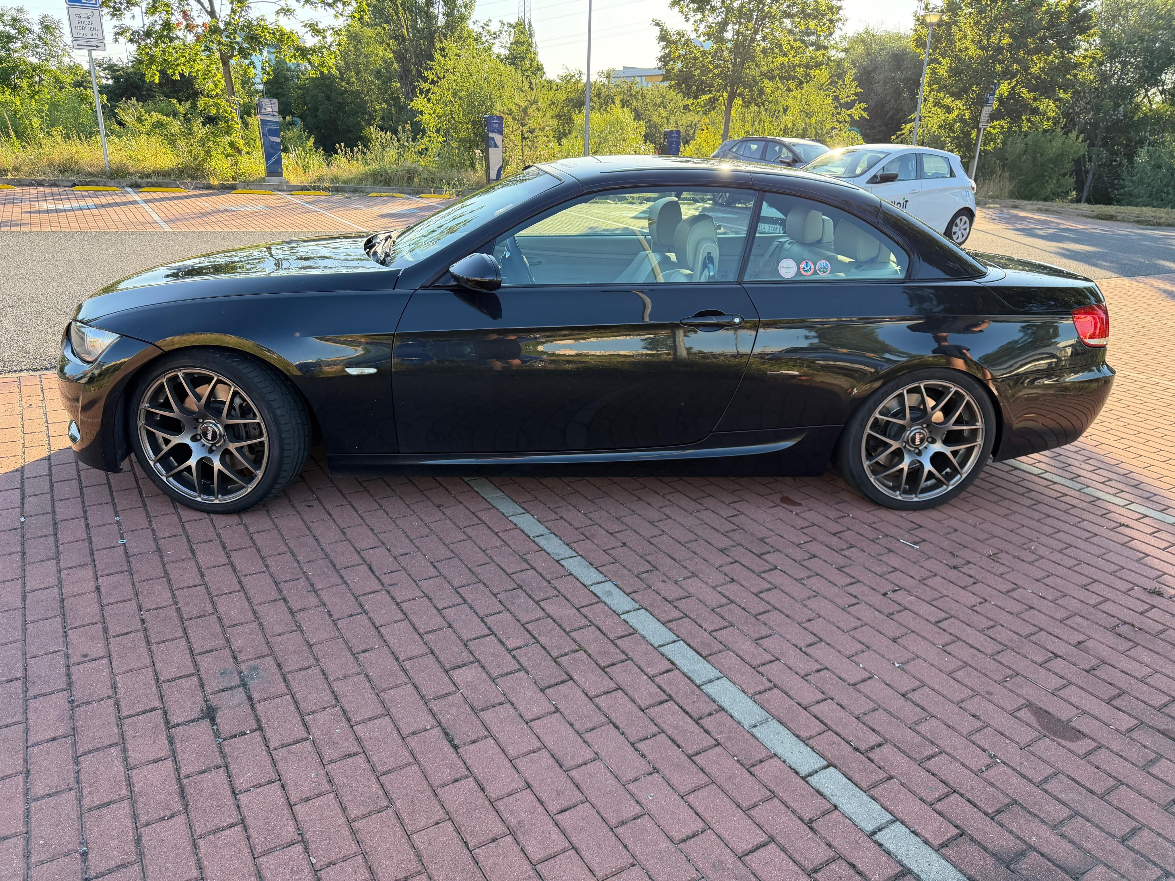 BMW Řada 3, 335i - fotka 5