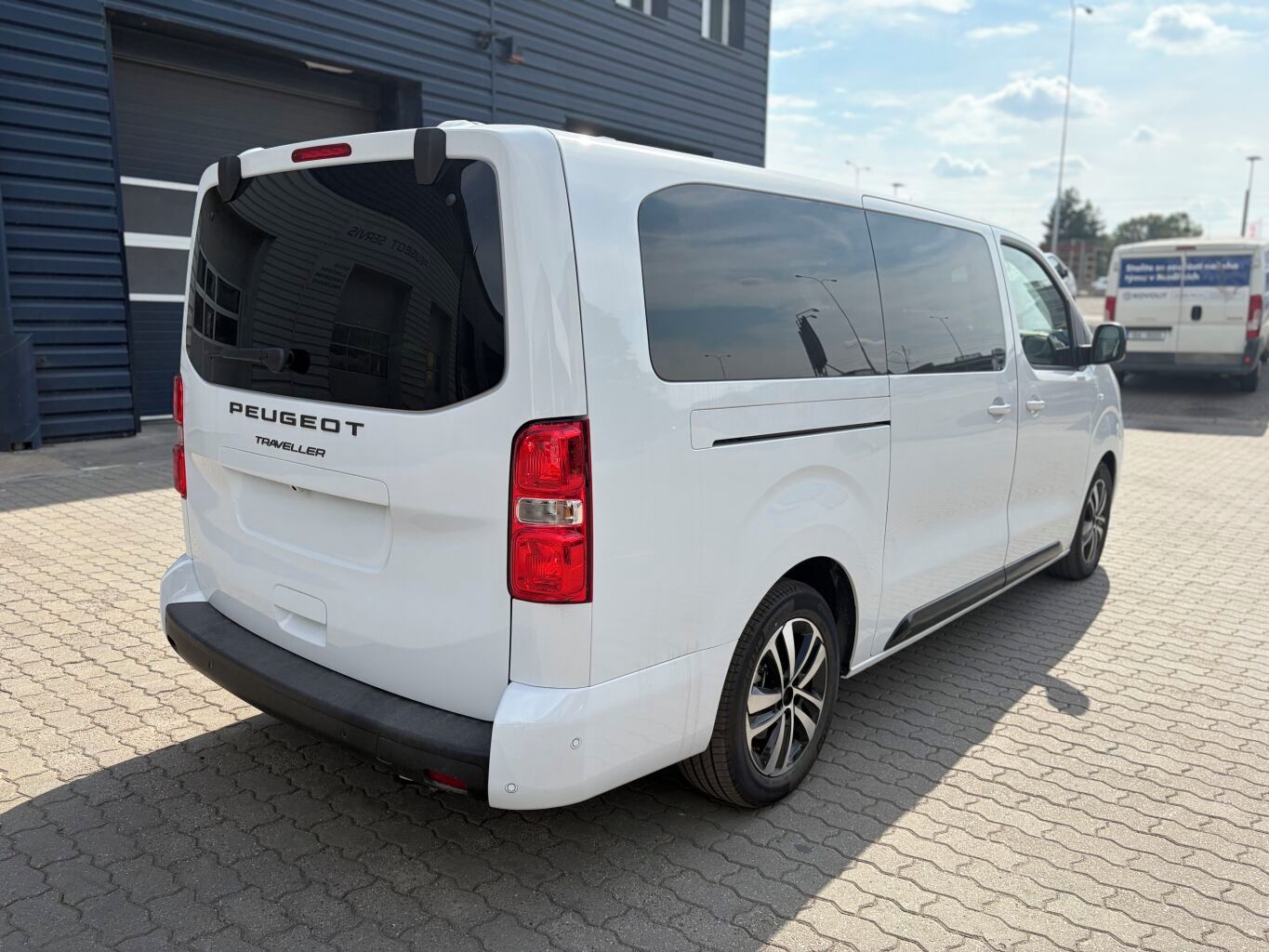 Peugeot Traveller, Active L3 2.2 BlueHDi 150 MAN6 - fotka 4