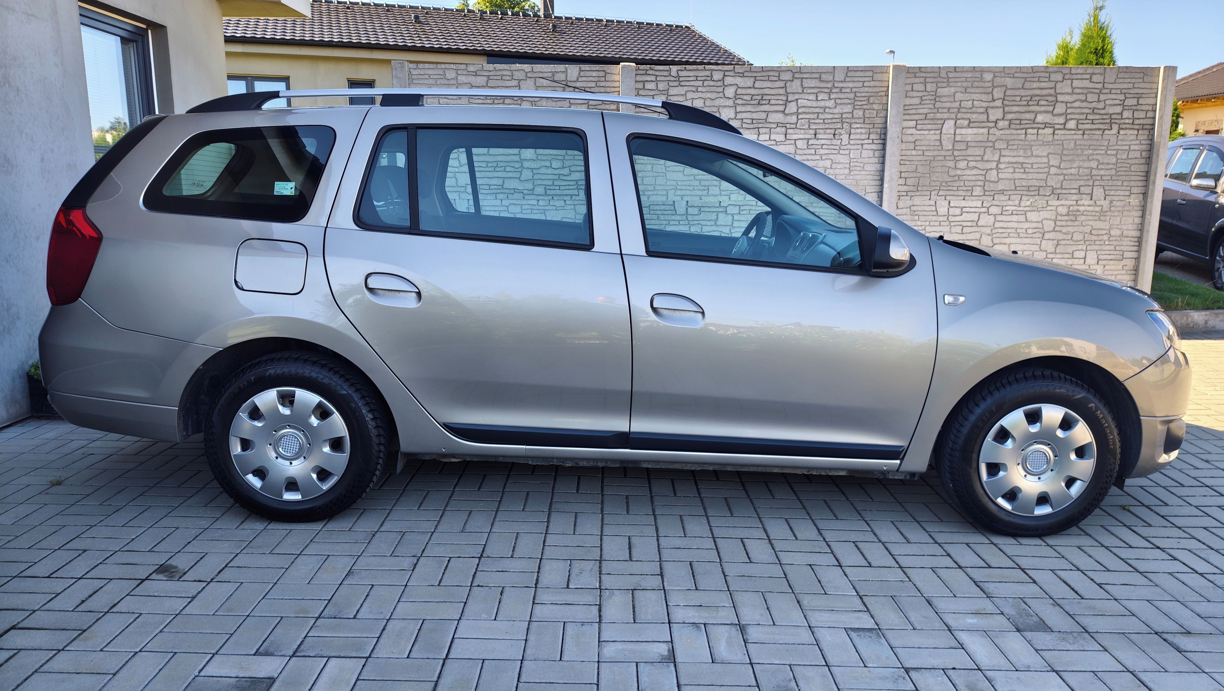 Dacia Logan, 1.2 55kw benzín - fotka 2