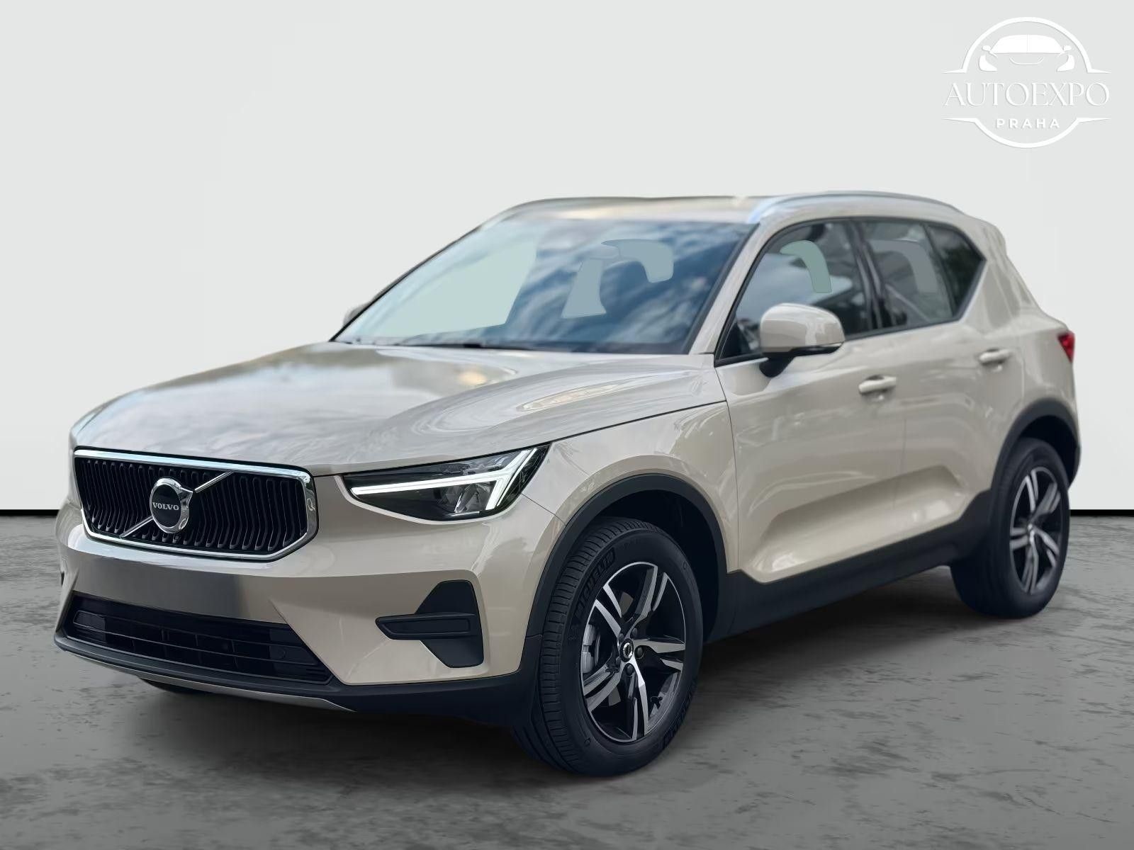 Volvo XC40, Core B3*CARPLAY*LED - fotka 2
