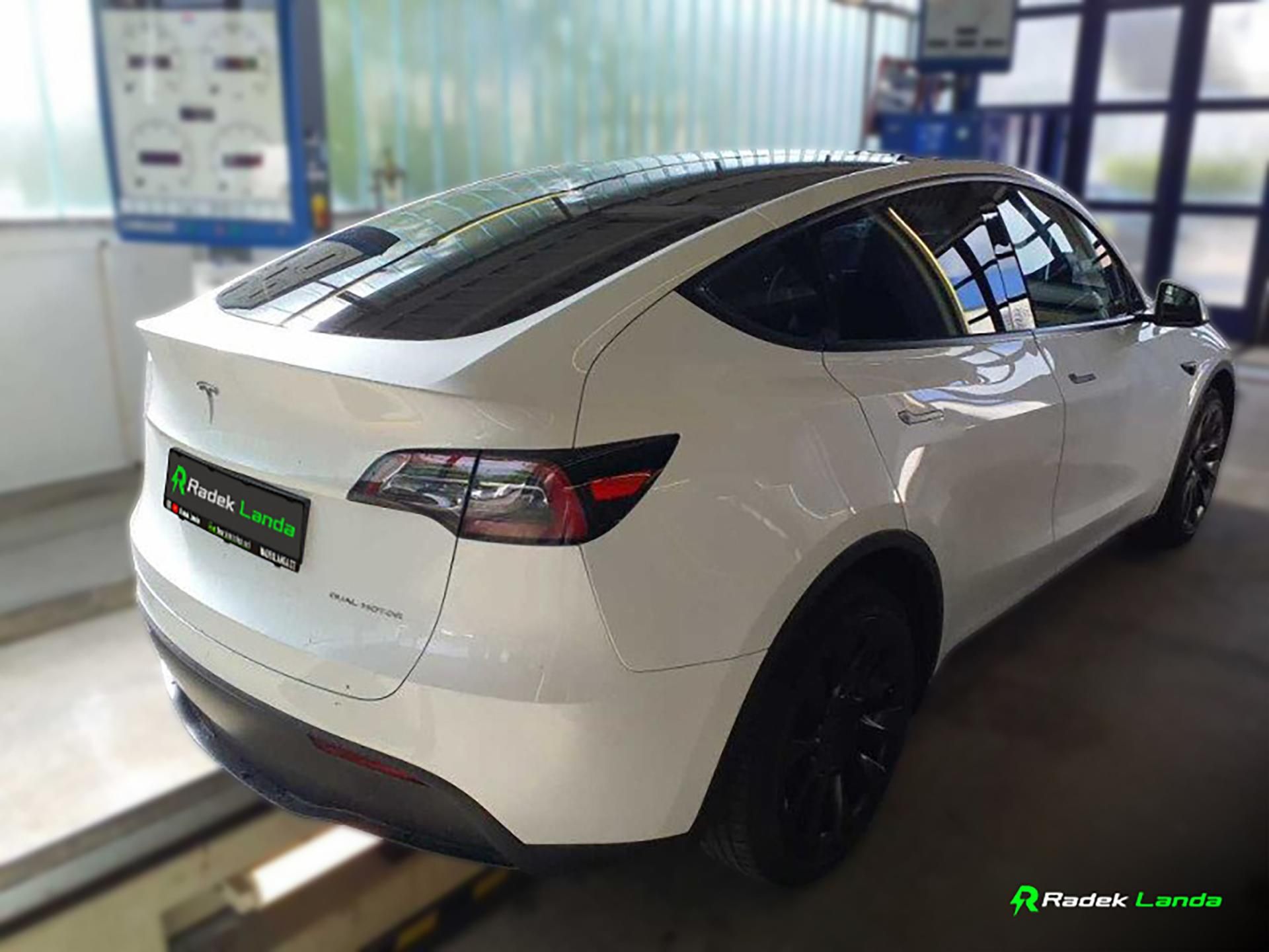 Tesla Model Y, Long Range AWD 78 kWh - fotka 3