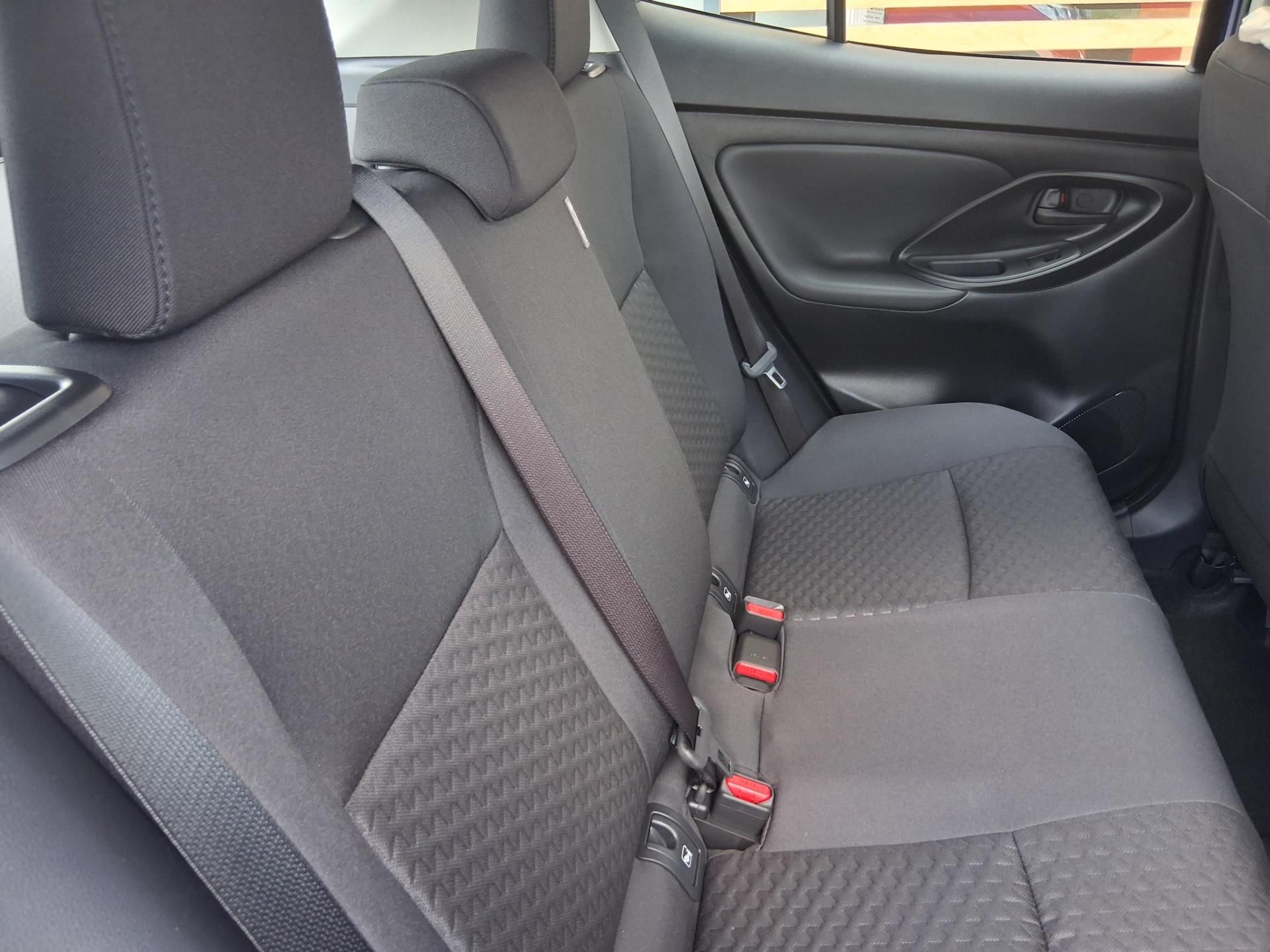 Toyota Yaris Cross, 1,5 HEV 4X4 LIMITED EDITION - fotka 5