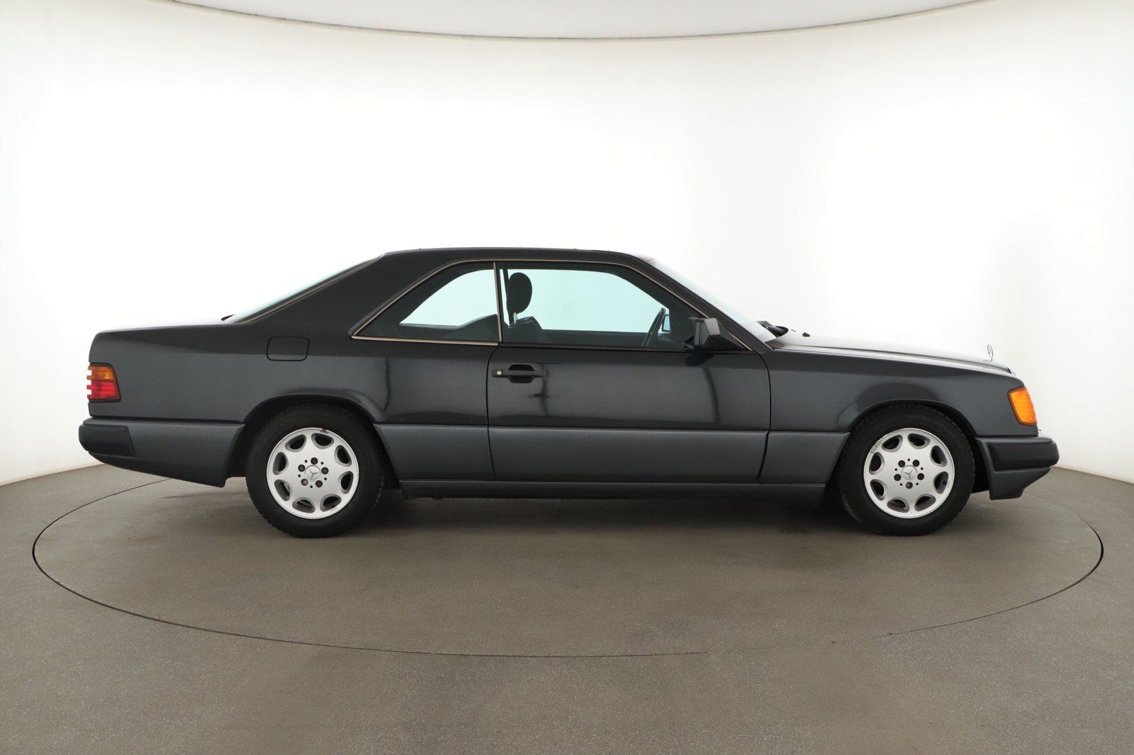 Mercedes-Benz Třídy E, 230 CE, Automat, ČR,1.maj - fotka 6