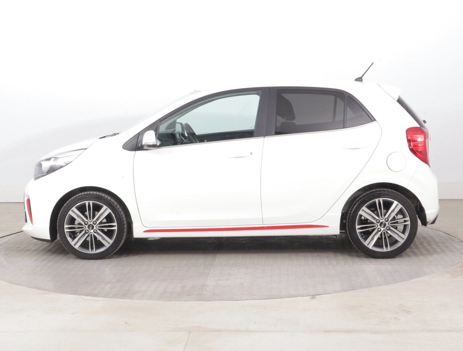 Kia Picanto, 1.2 MPI, GT Line, ČR,1.maj - fotka 3