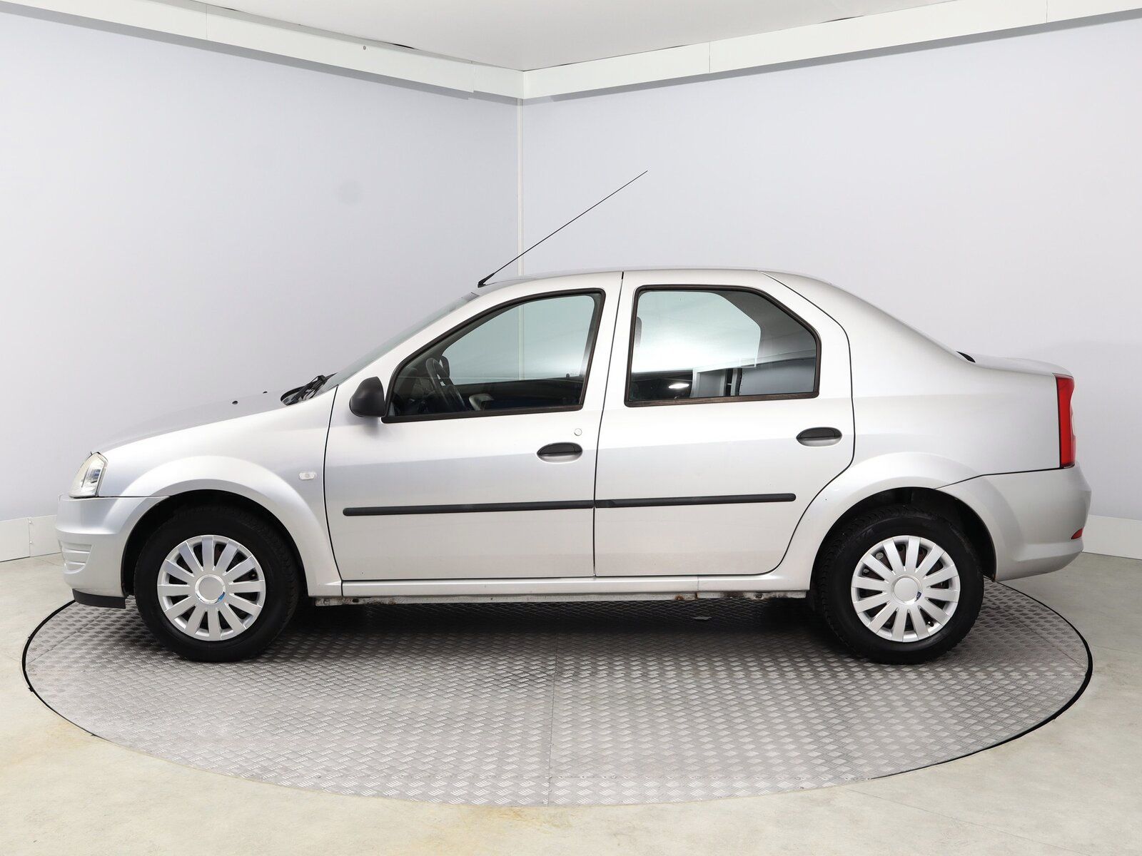Dacia Logan, 1.4, ČR,1.maj, pěkný stav - fotka 3