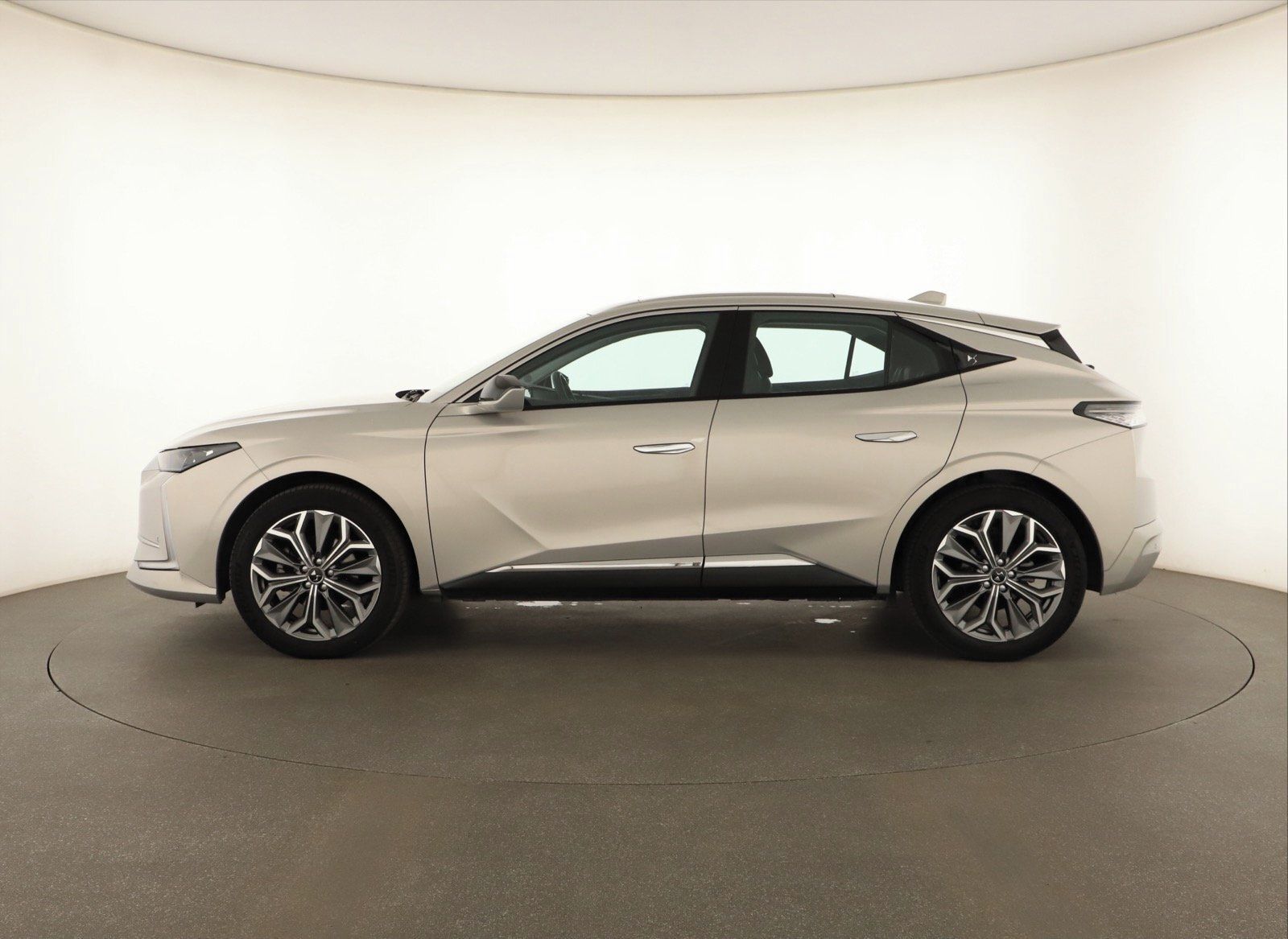 DS 4, 1.5 BlueHDi, Performance Line - fotka 2