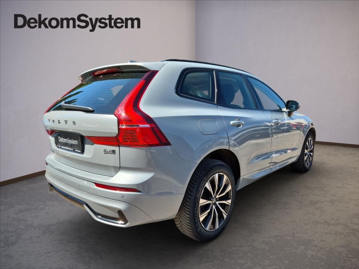 Volvo XC60, 2,0 B4 AWD Plus Dark - fotka 3