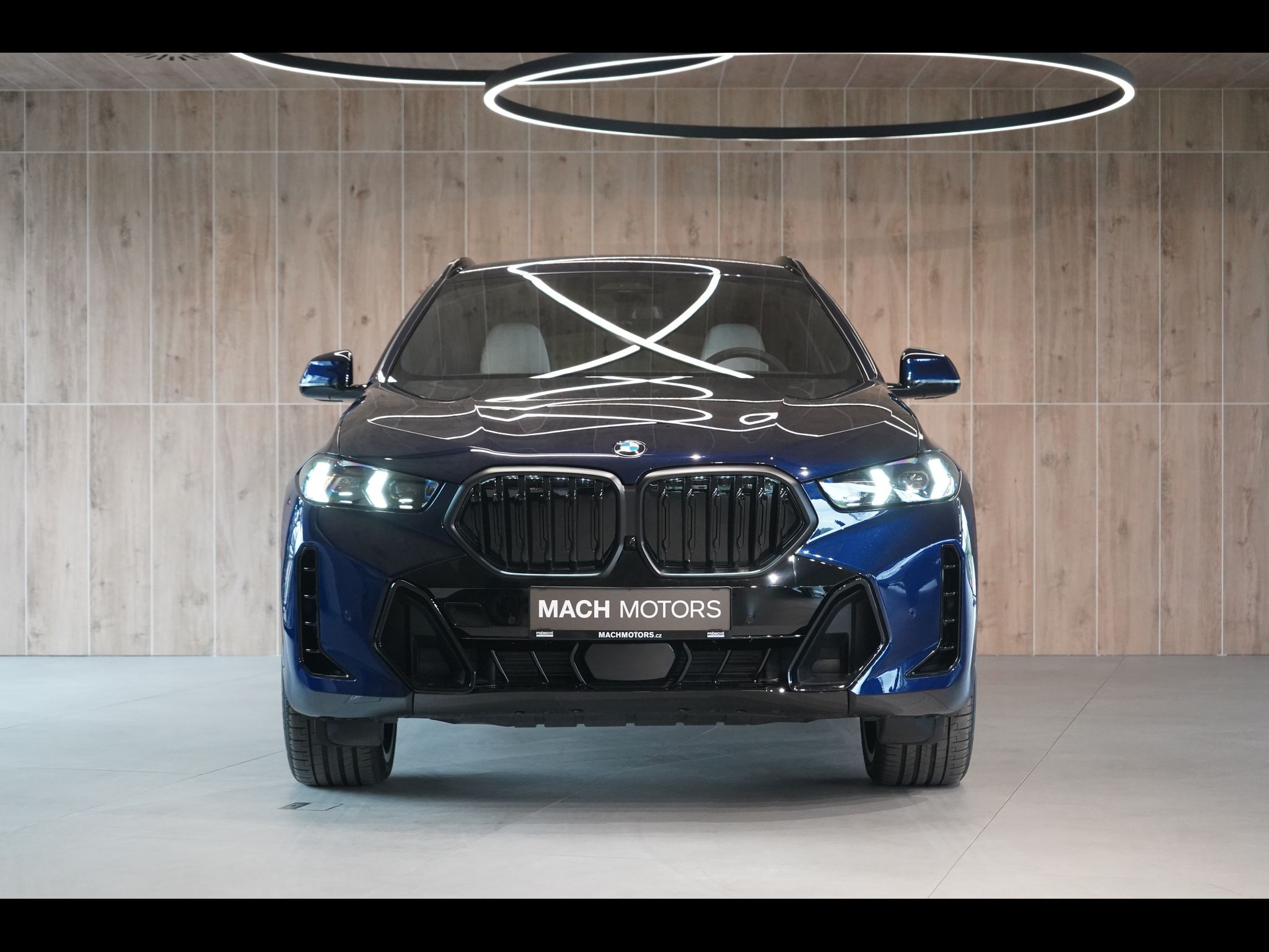 BMW X6, 30d xDrive, Vzudch, Masáž - fotka 3
