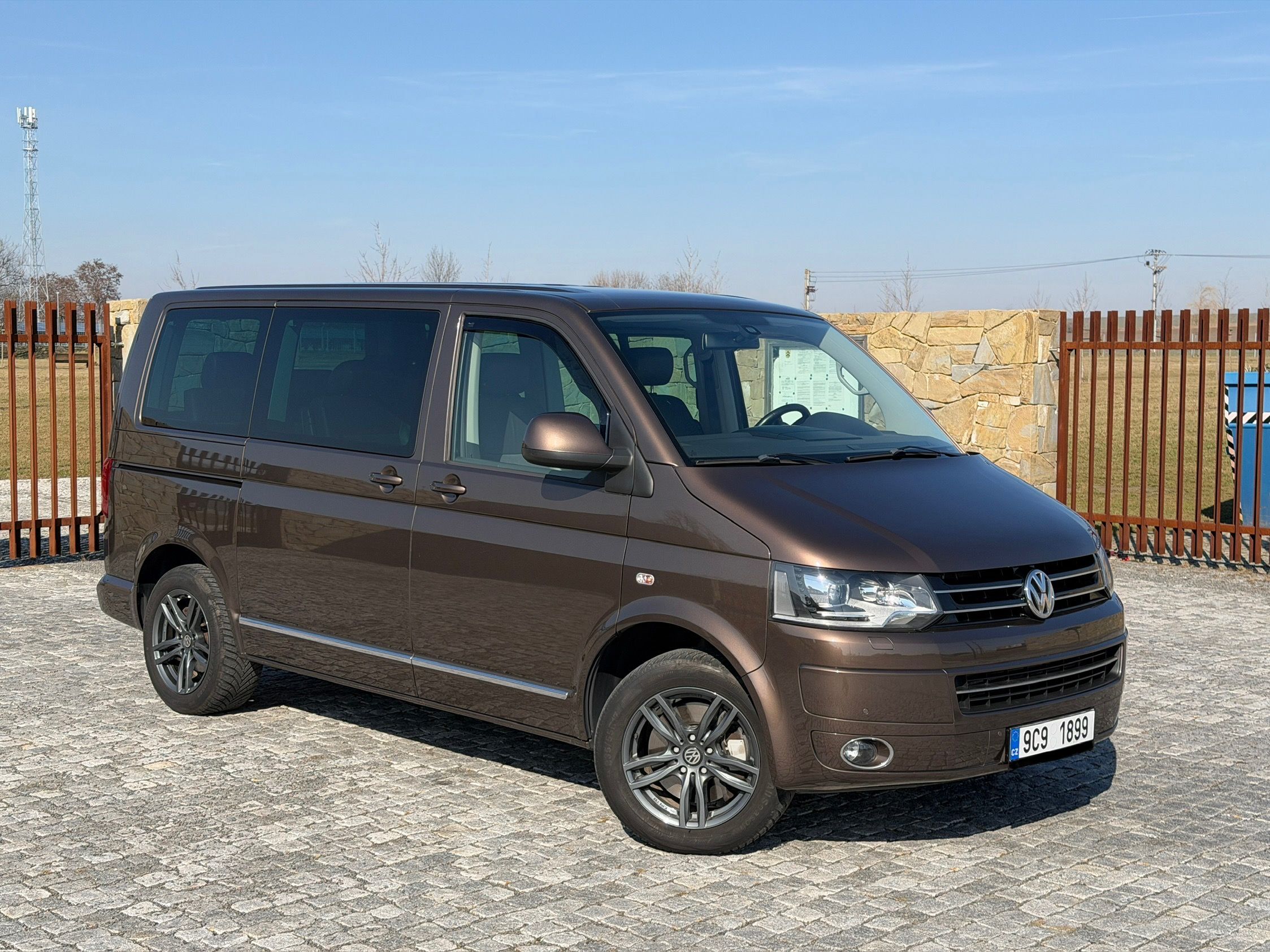 Volkswagen Multivan, 2.0TDi - Highline - nový motor - fotka 2