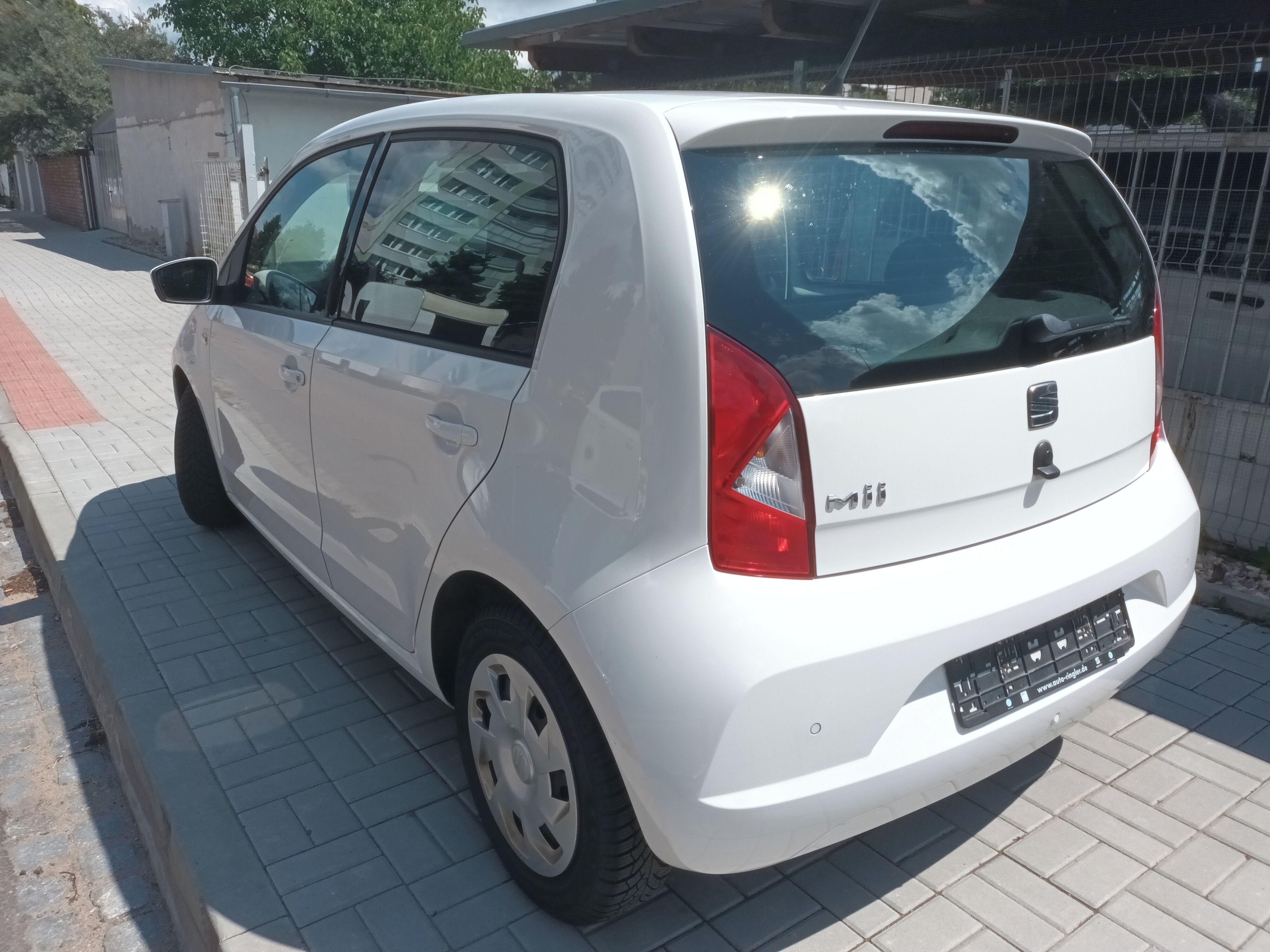 Seat Mii, 1.0i STYLE PDC NAVI TEMP - fotka 3