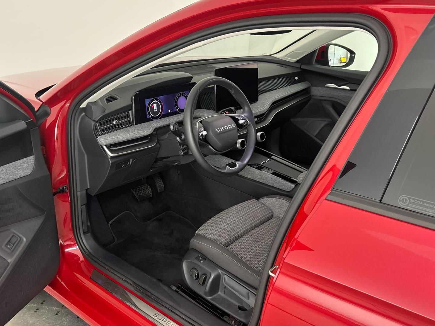 Škoda Superb, 1.5 TSI / 110 kW Selection DSG - fotka 6